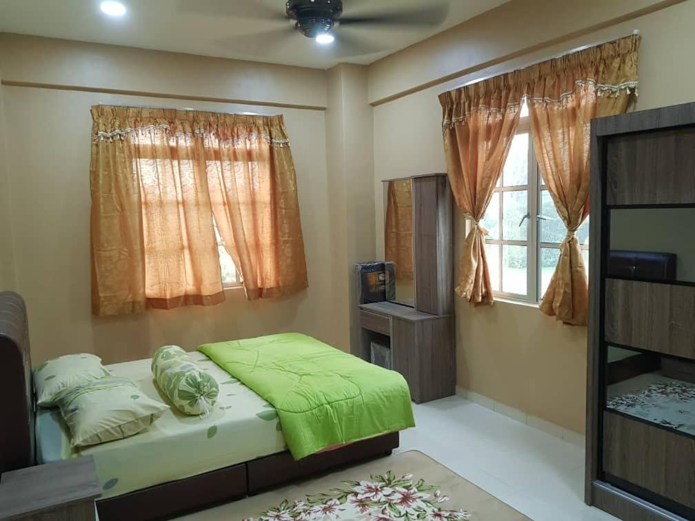 Three-Bedroom Apartment - Photo 3