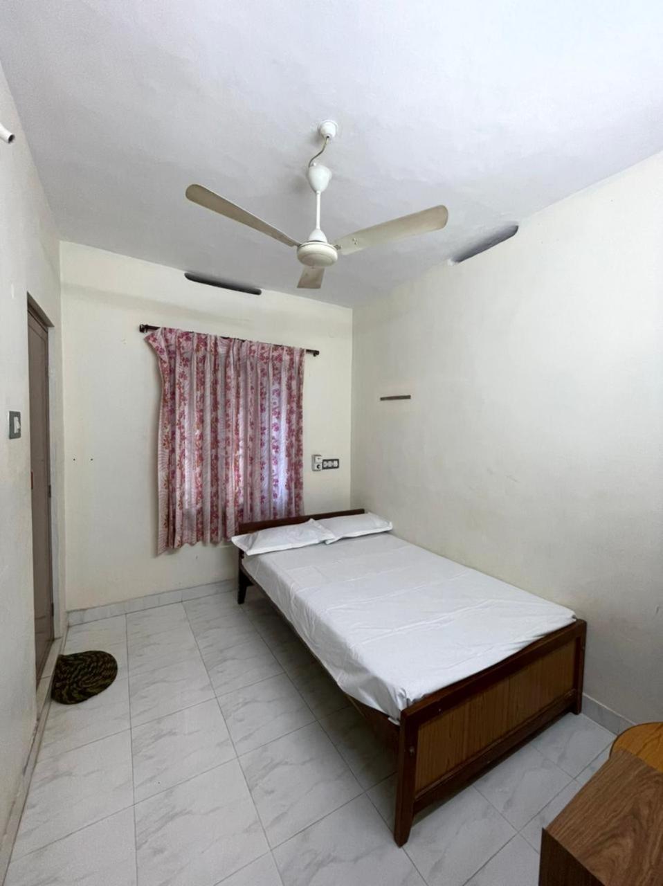 Standard Single Room with Shower photo 2