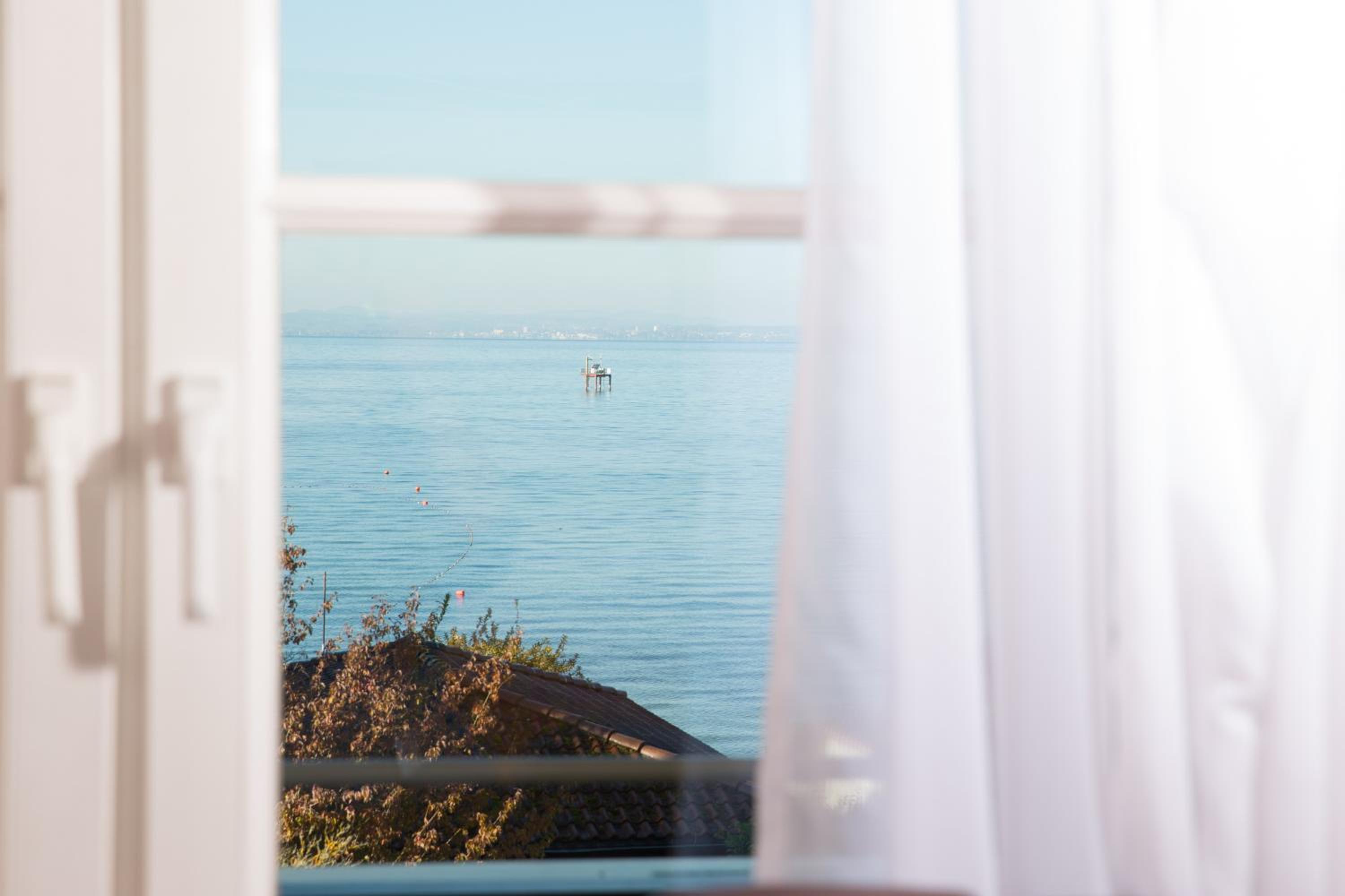 Suite with Lake View photo 2