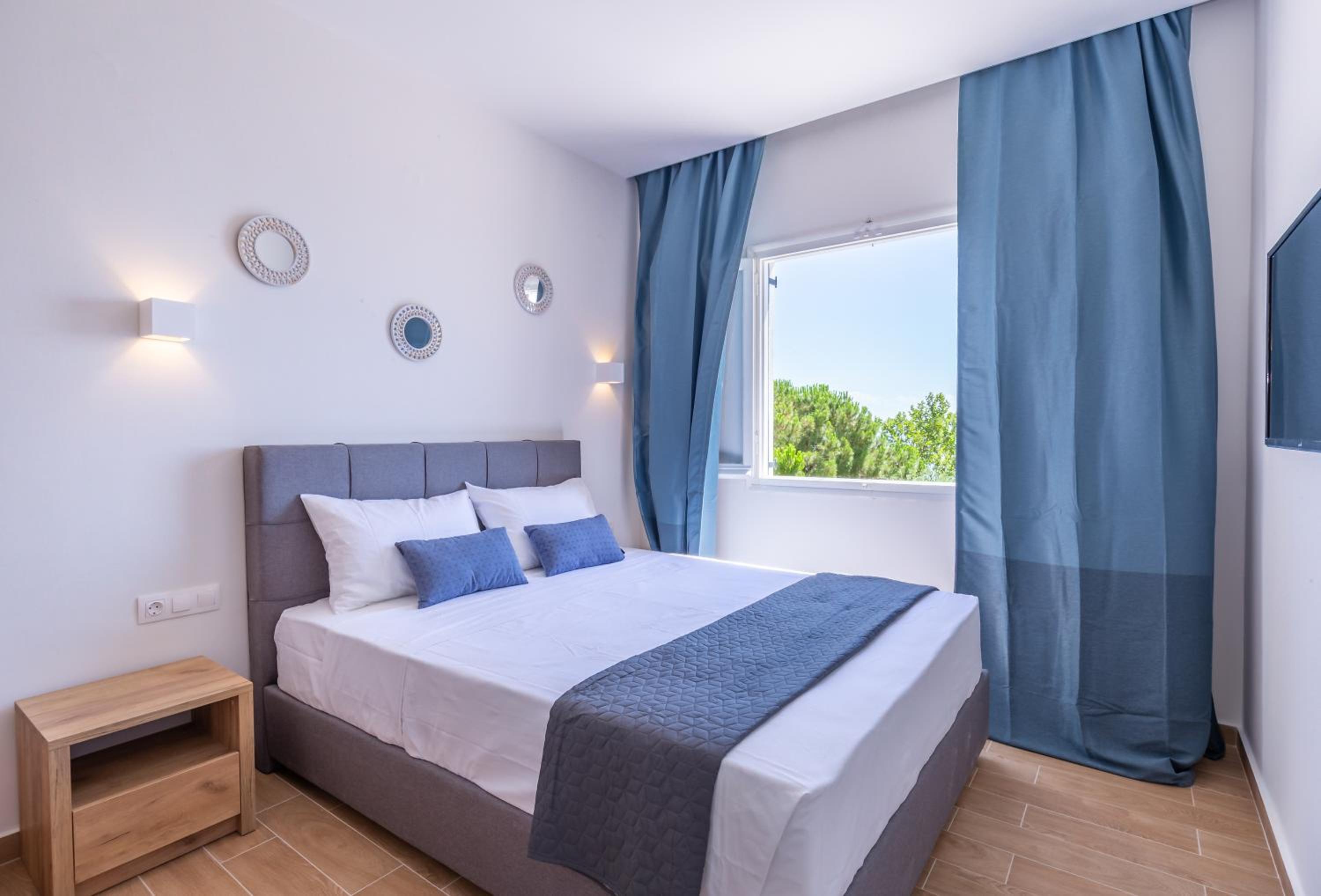 Junior Suite with Sea View - Photo 6