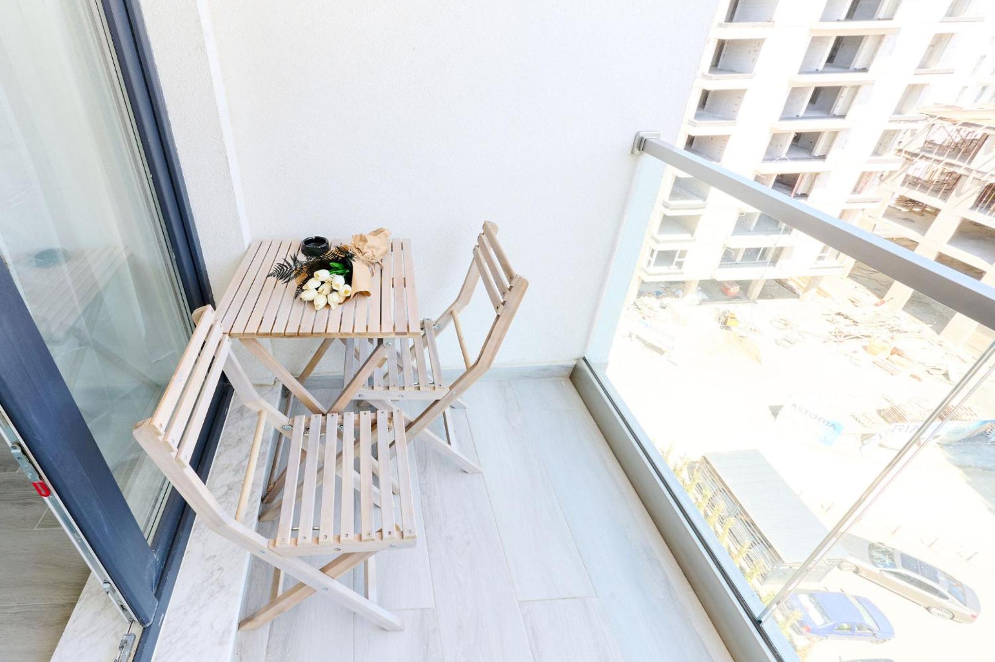 One-Bedroom Apartment - Photo 2