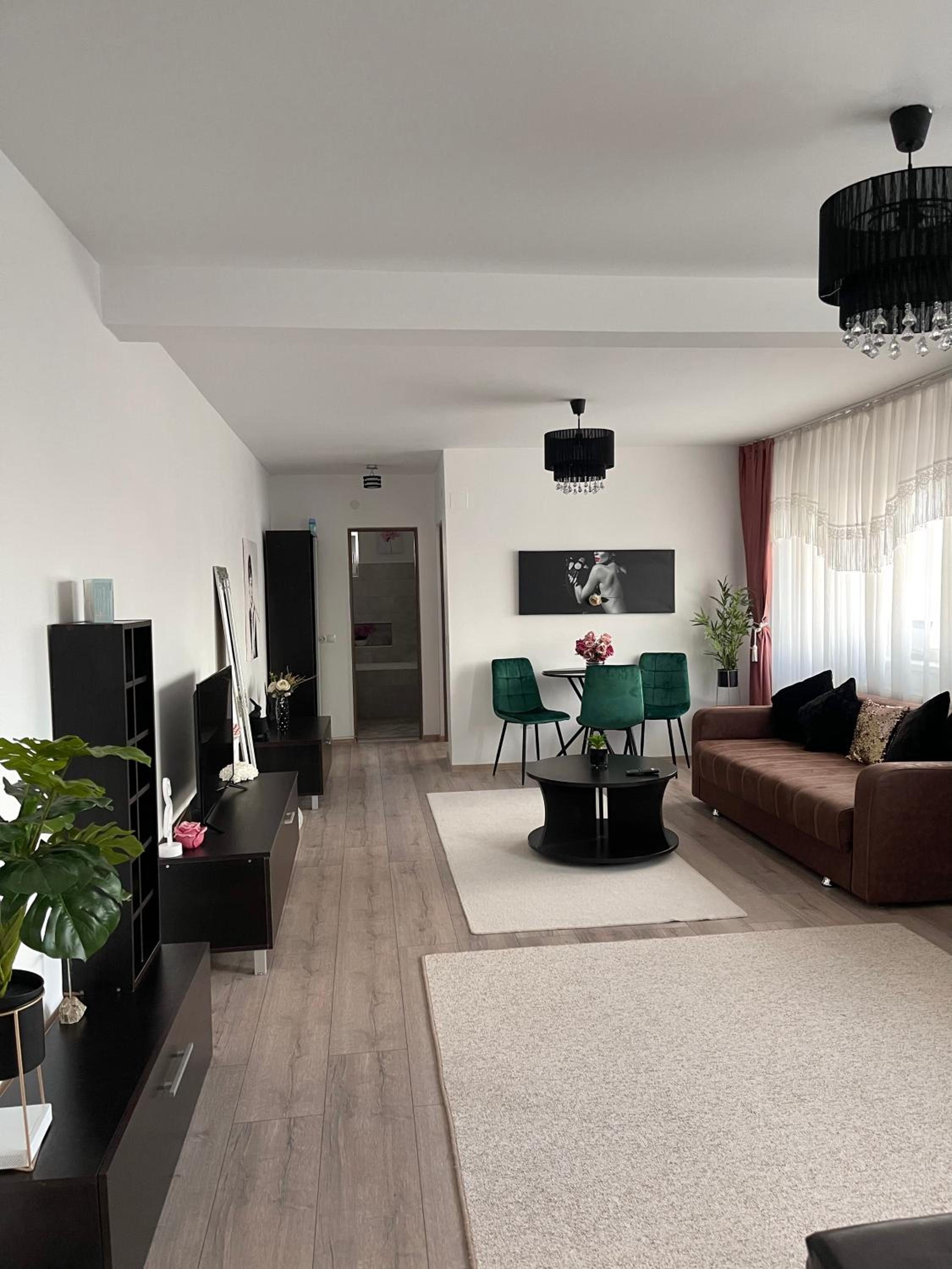 Two-Bedroom Apartment - Photo 2