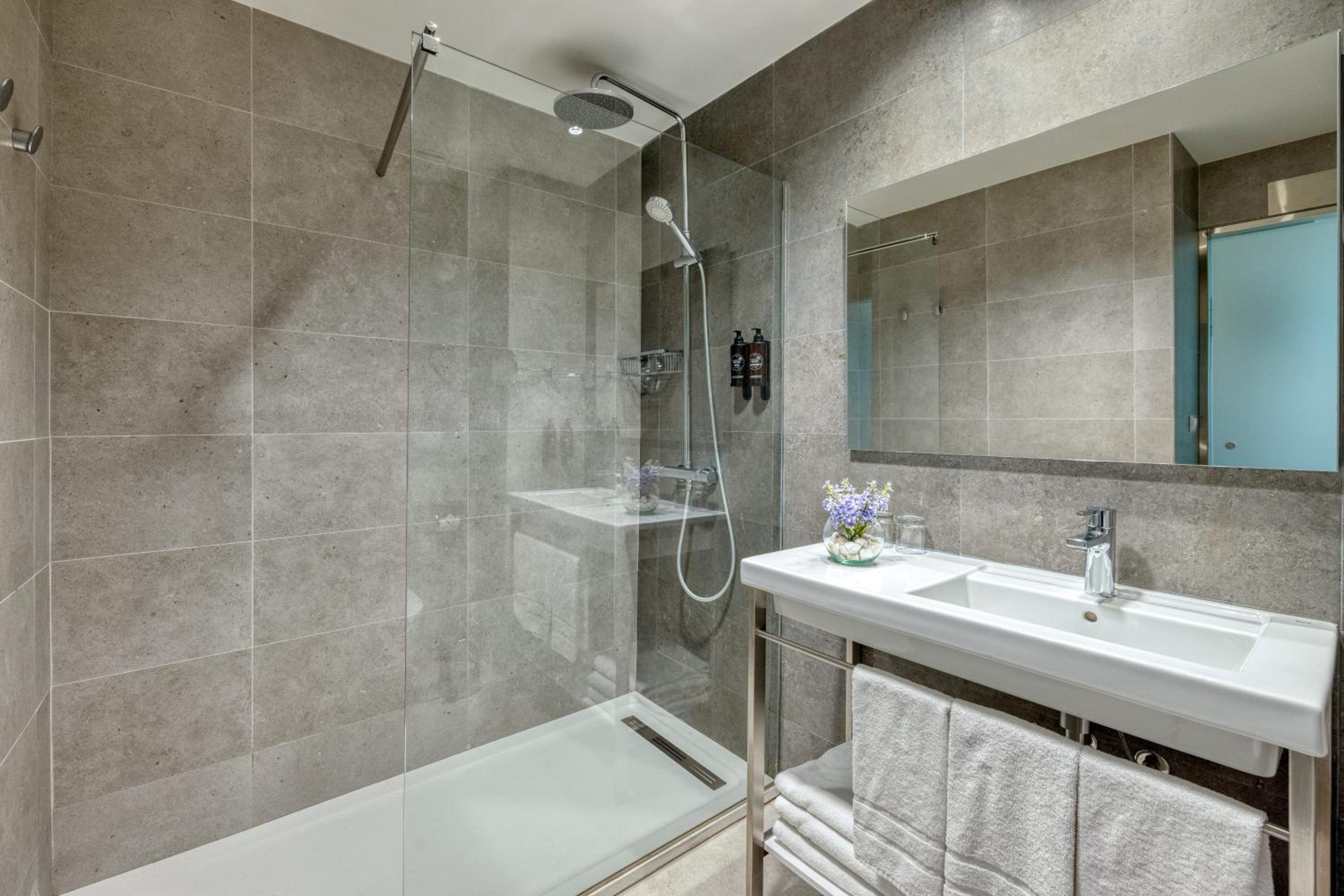 Triple Room - Photo 6