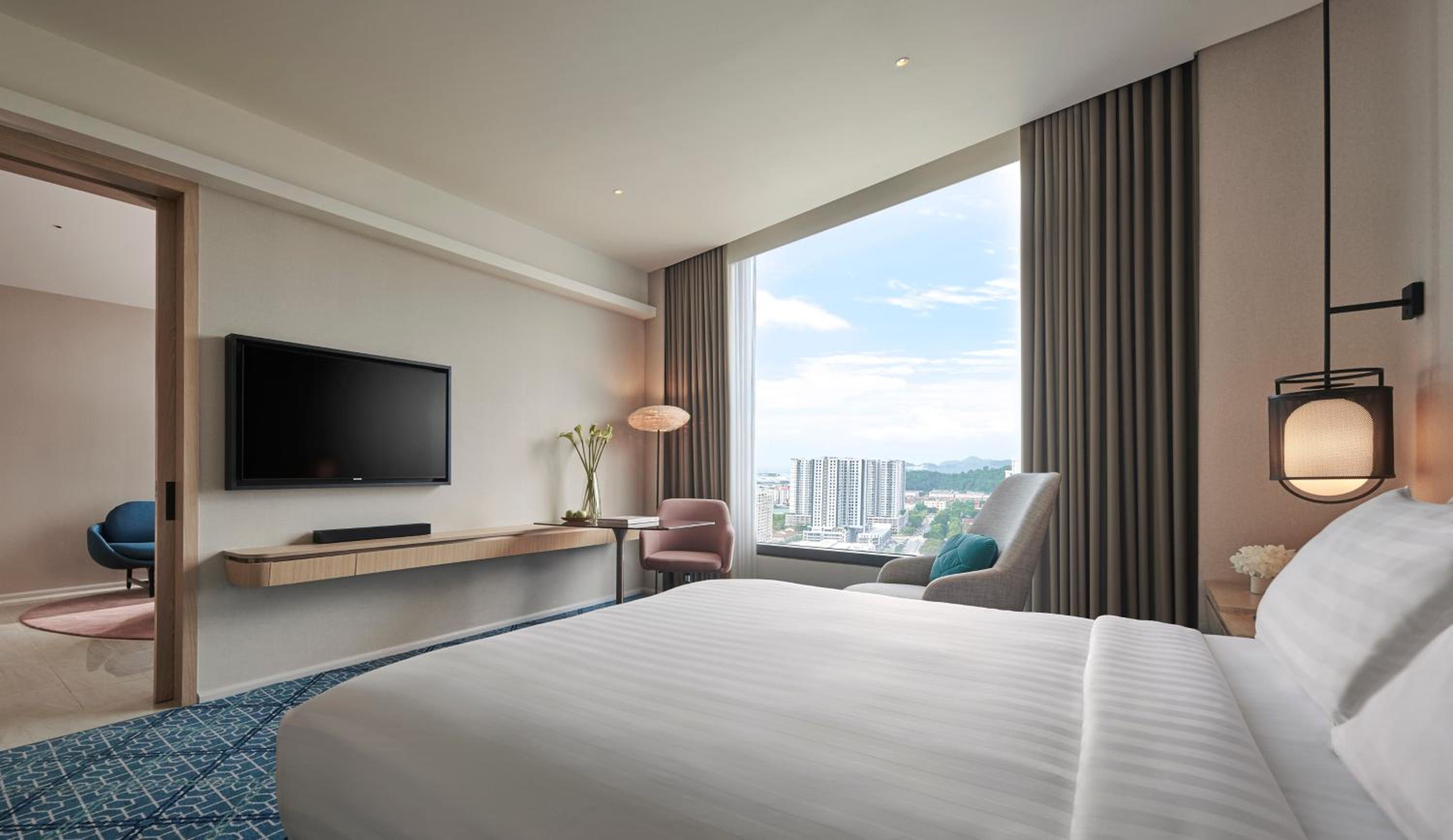 One-Bedroom Suite - Photo 2