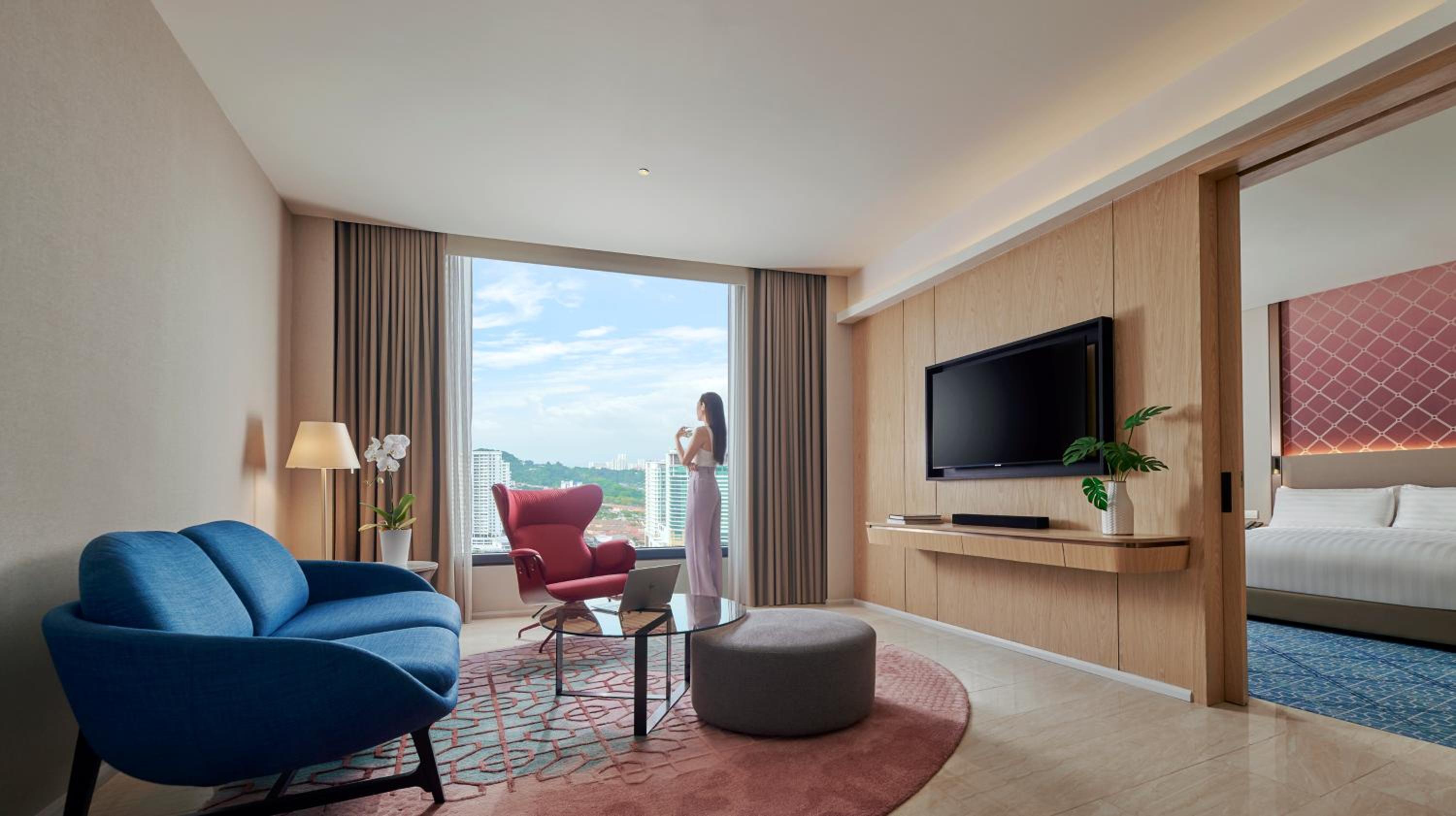 One-Bedroom Suite - Photo 4
