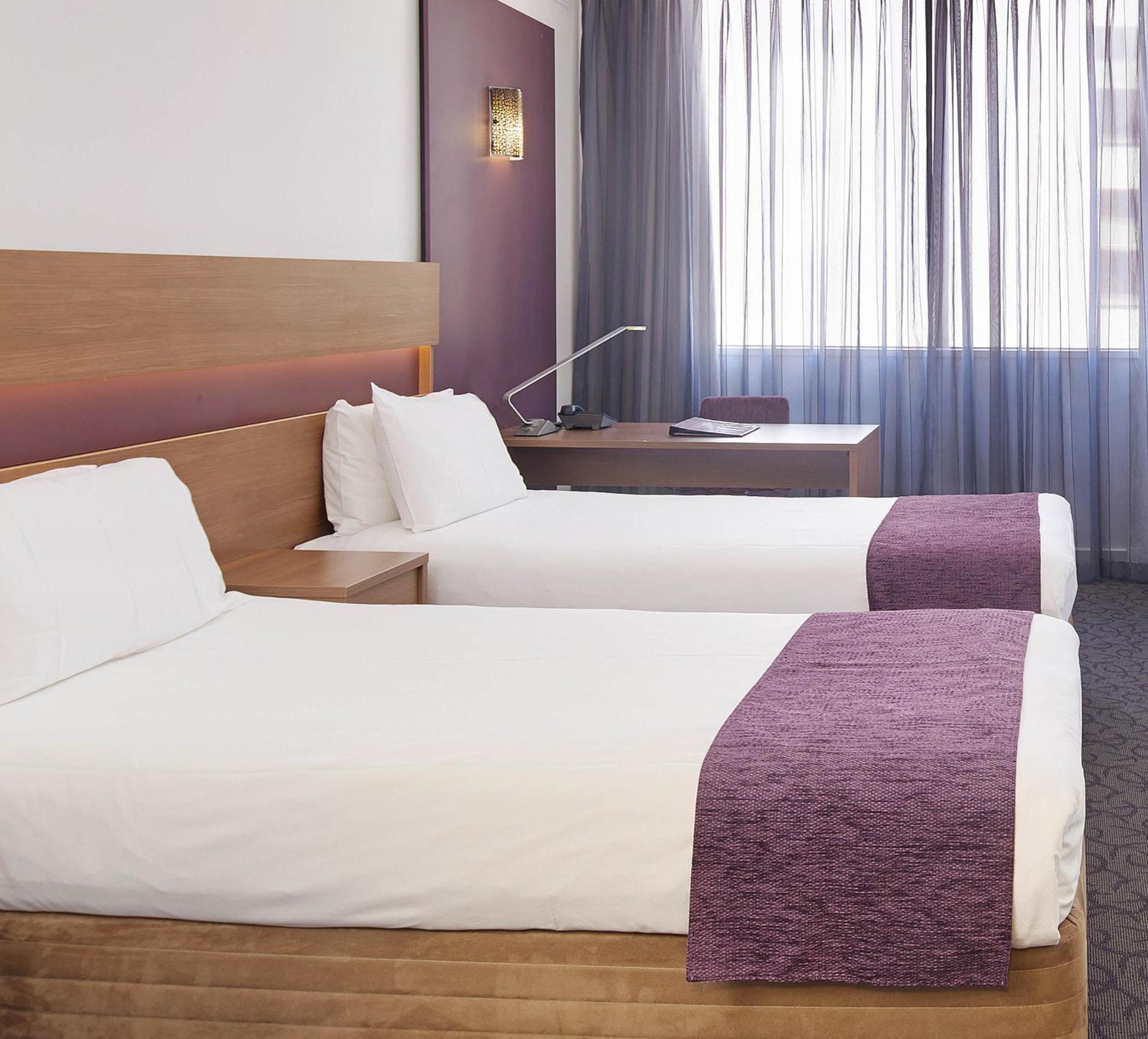 Premium Twin Room - Photo 5