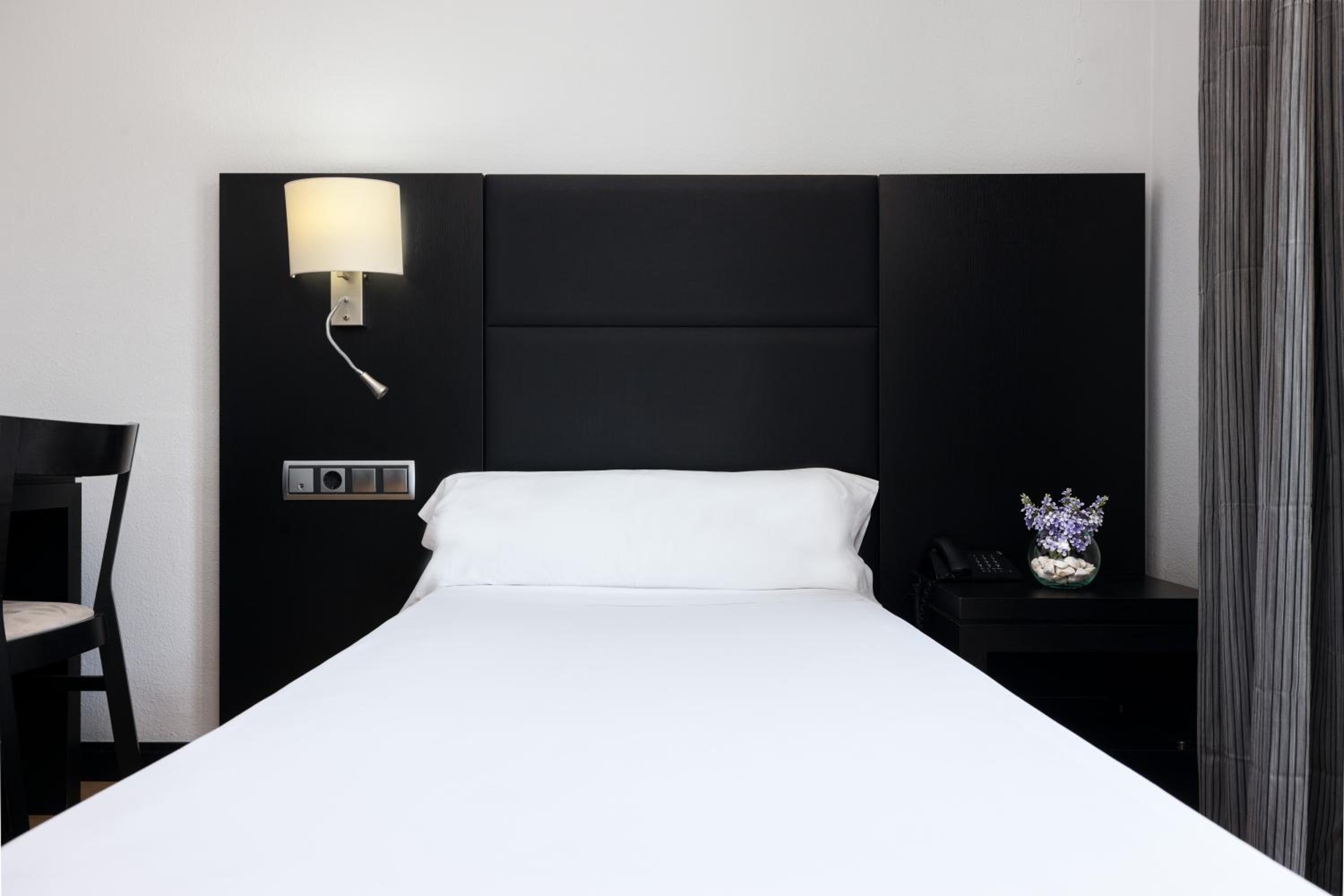Single Room photo 2