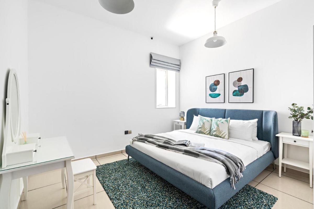 One-Bedroom Apartment photo 2