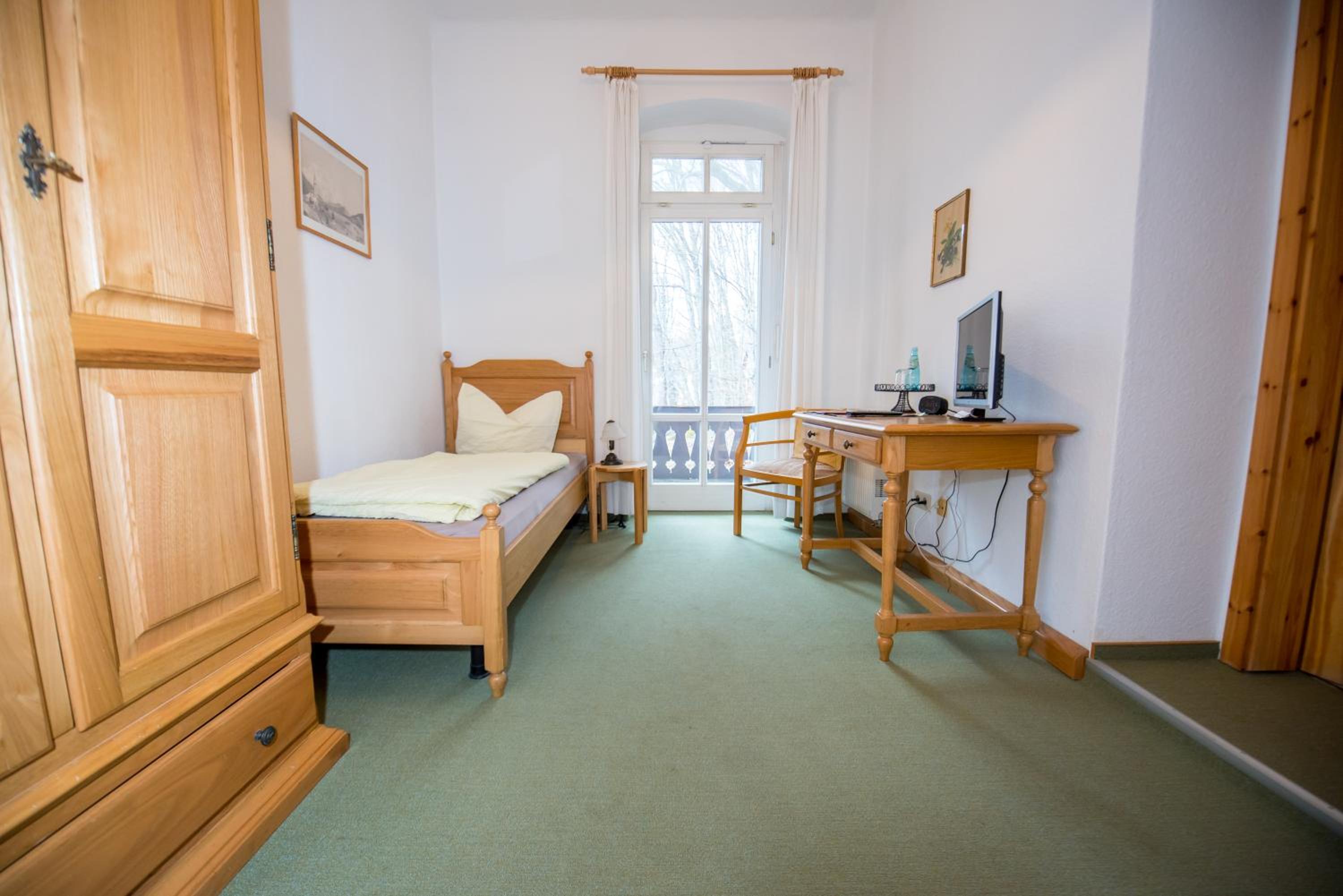 Single Room photo 3