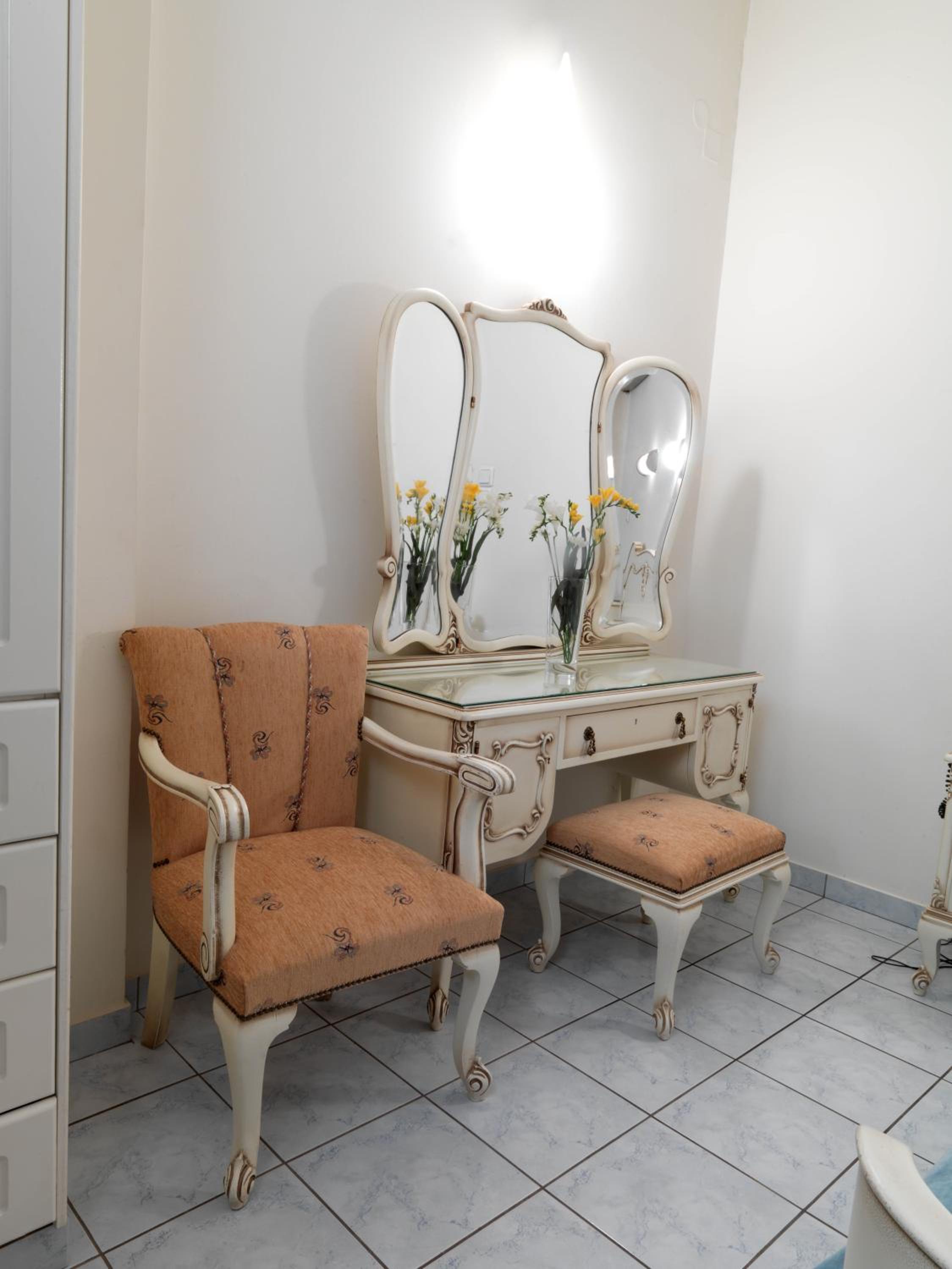Twin Room - Photo 6