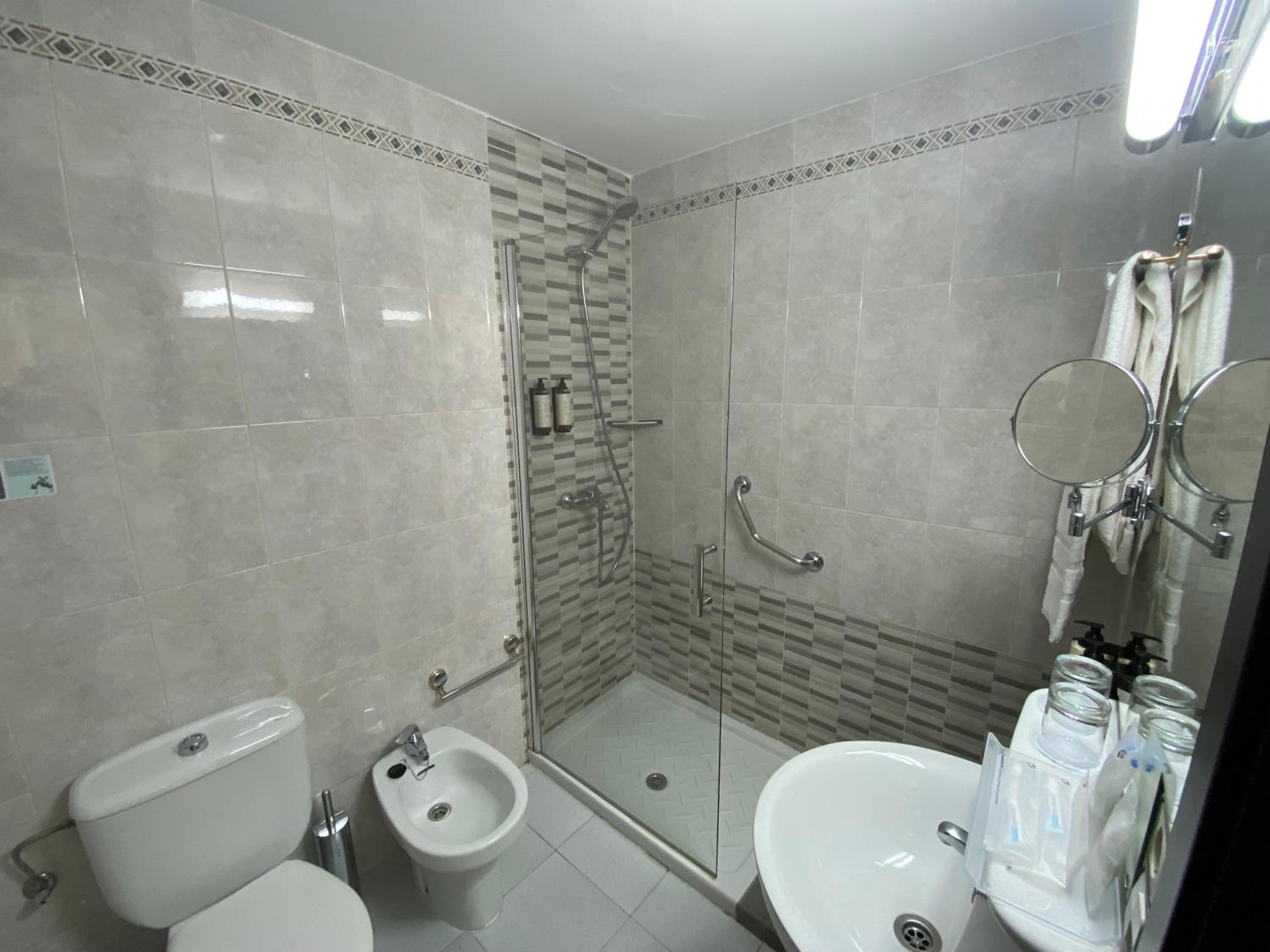 Junior Suite - Photo 12