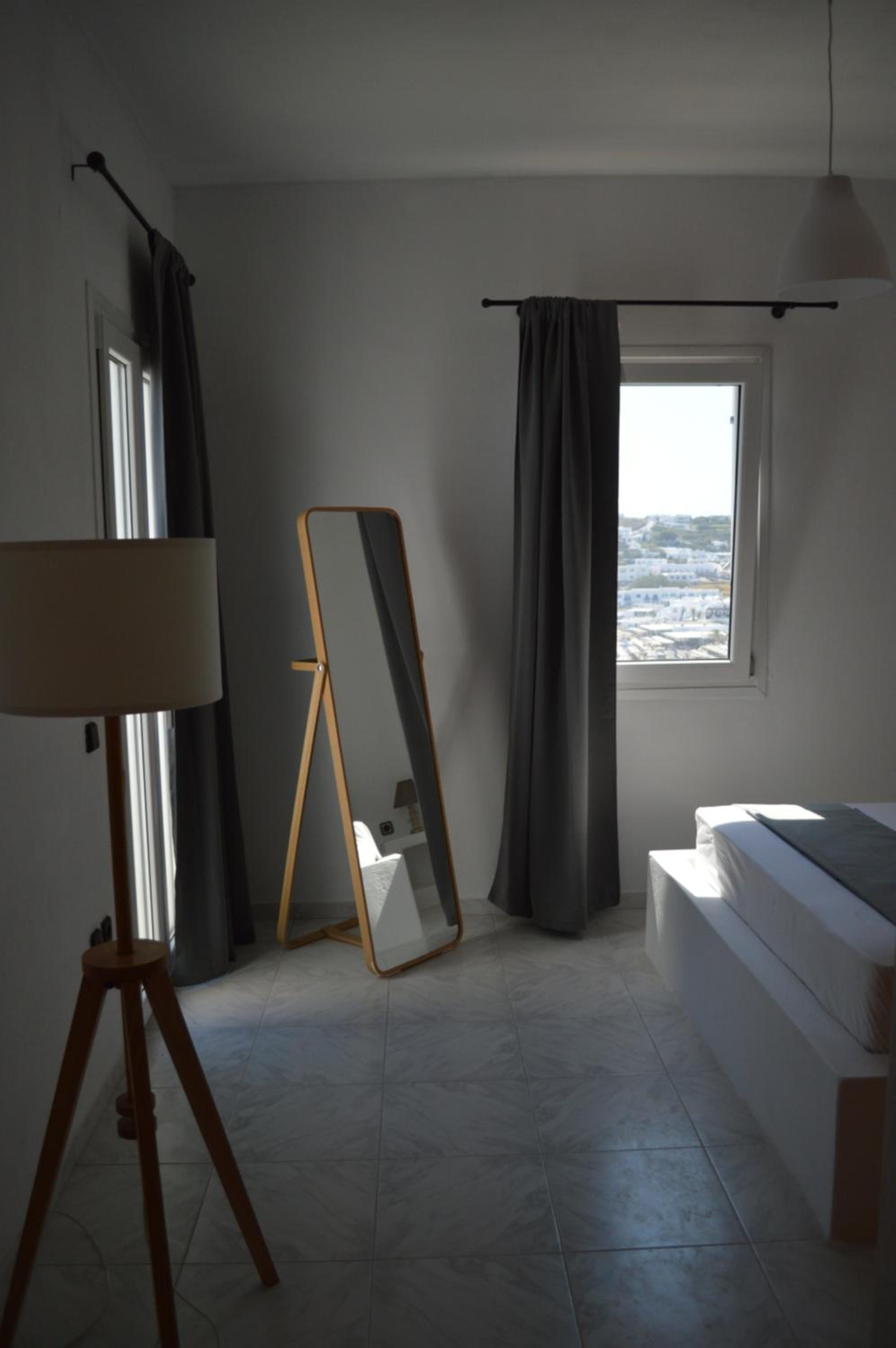 Two-Bedroom House - Photo 2