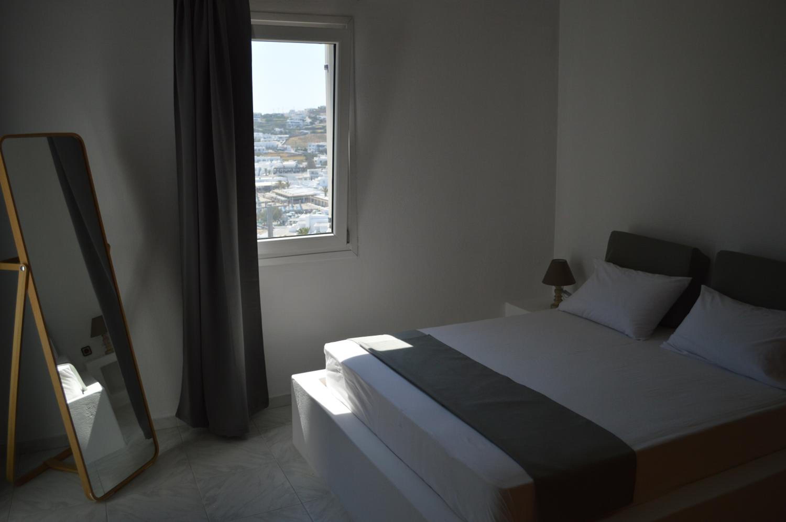 Two-Bedroom House - Photo 4