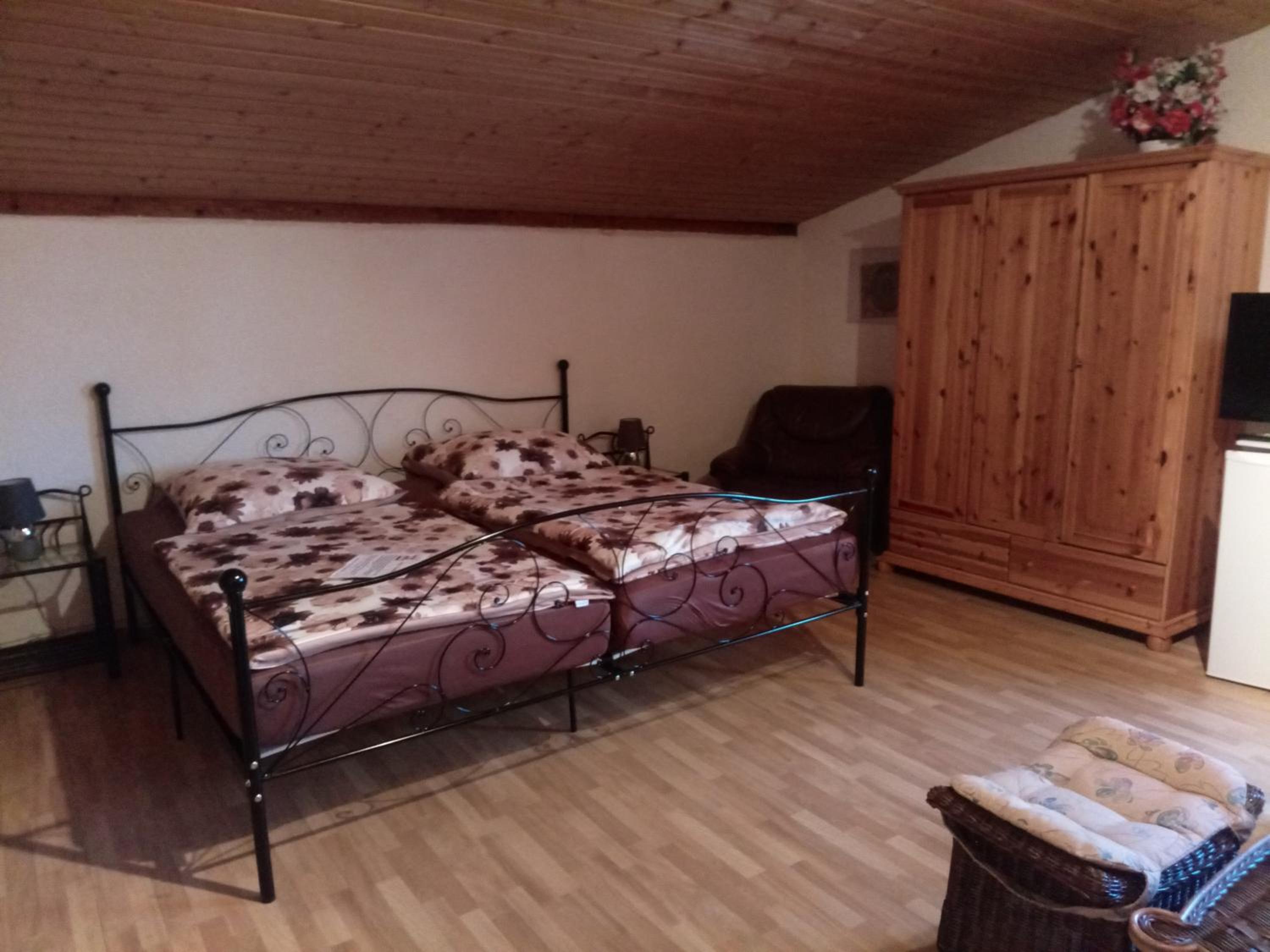 Double Room With Extra Bed photo 1