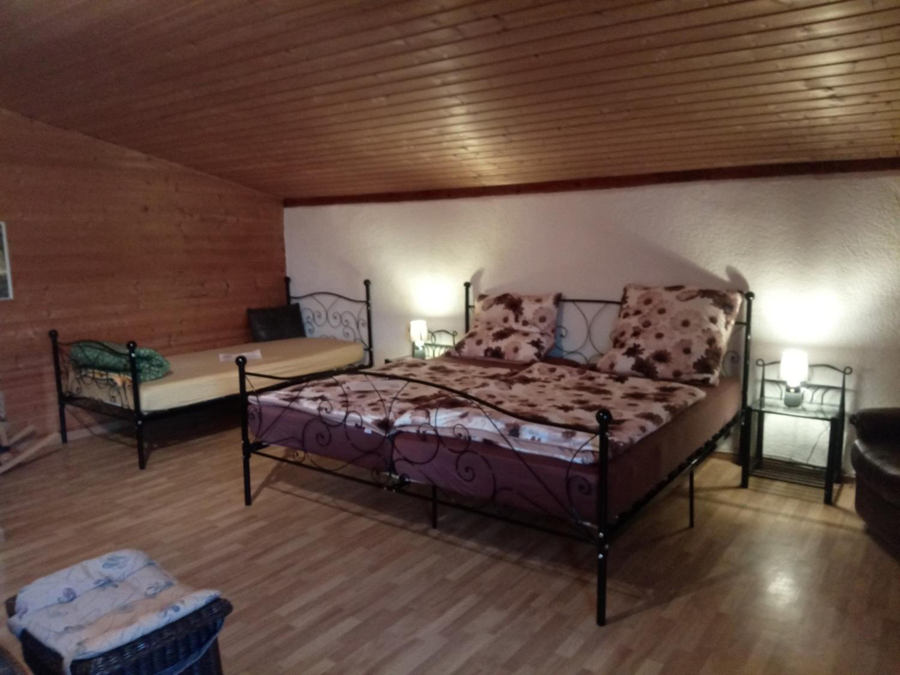Double Room With Extra Bed photo 2
