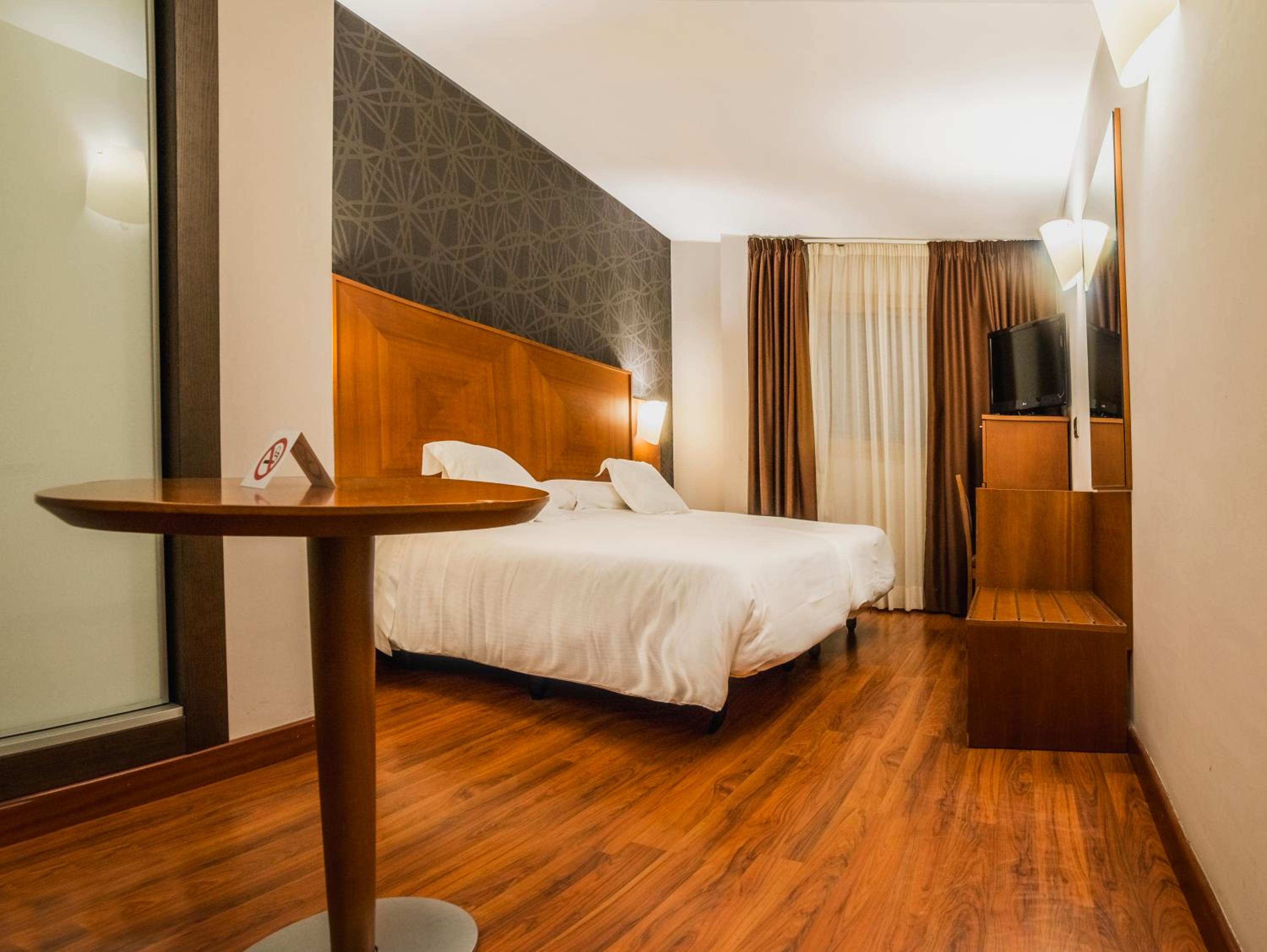Twin Room - Photo 1
