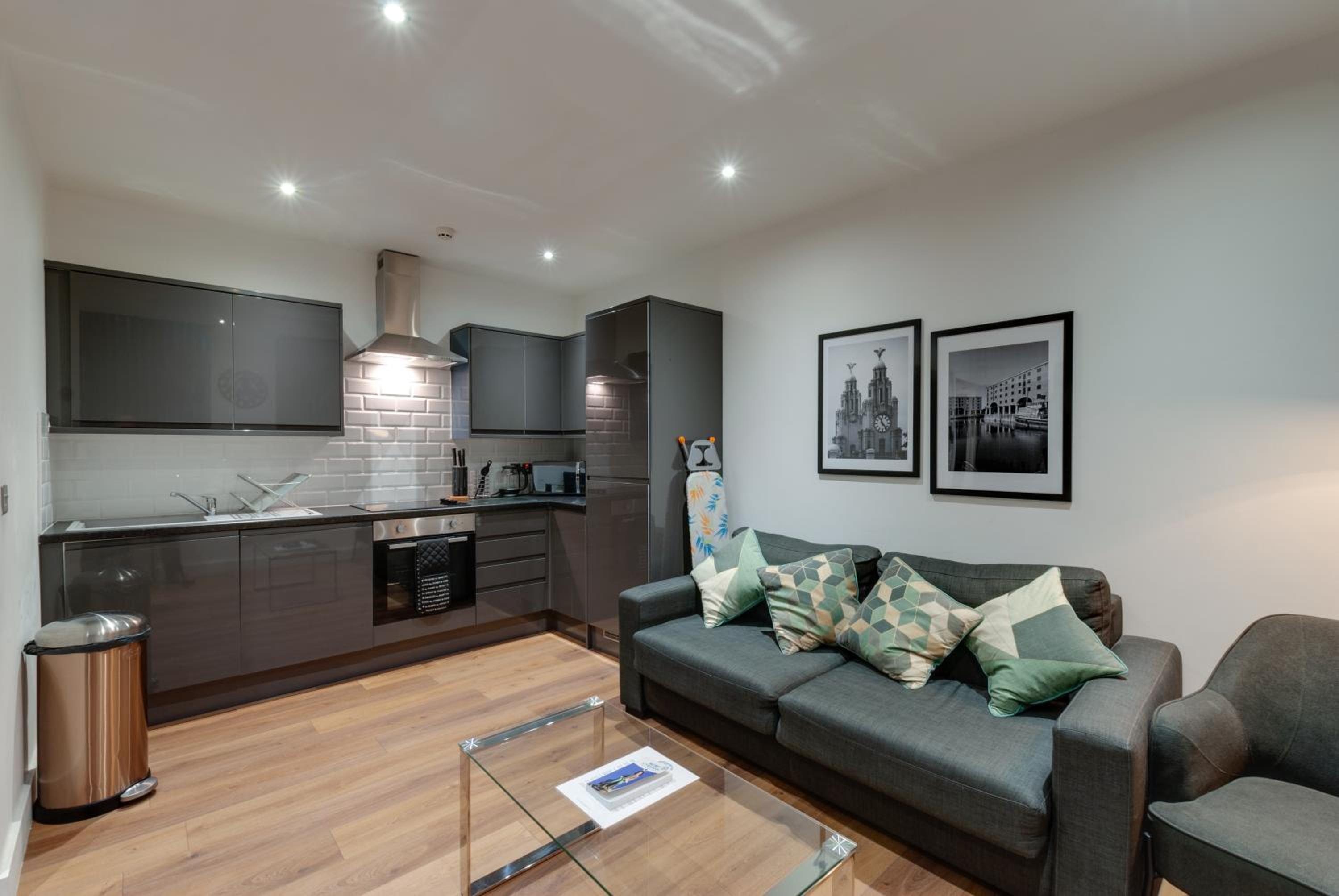 One-Bedroom Apartment - Photo 4