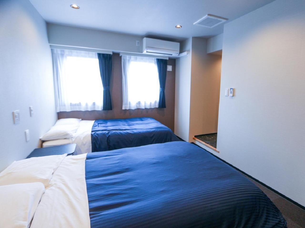 Twin Room - Smoking photo 3
