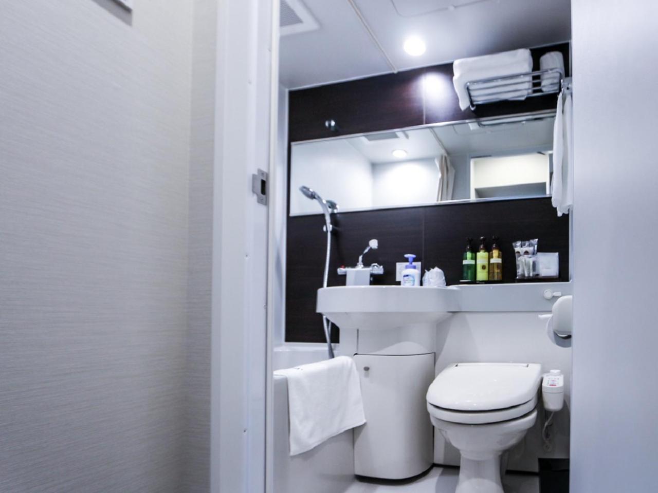 Deluxe Double Room With Small Double Bed - Smoking - Small Dog Friendly photo 3