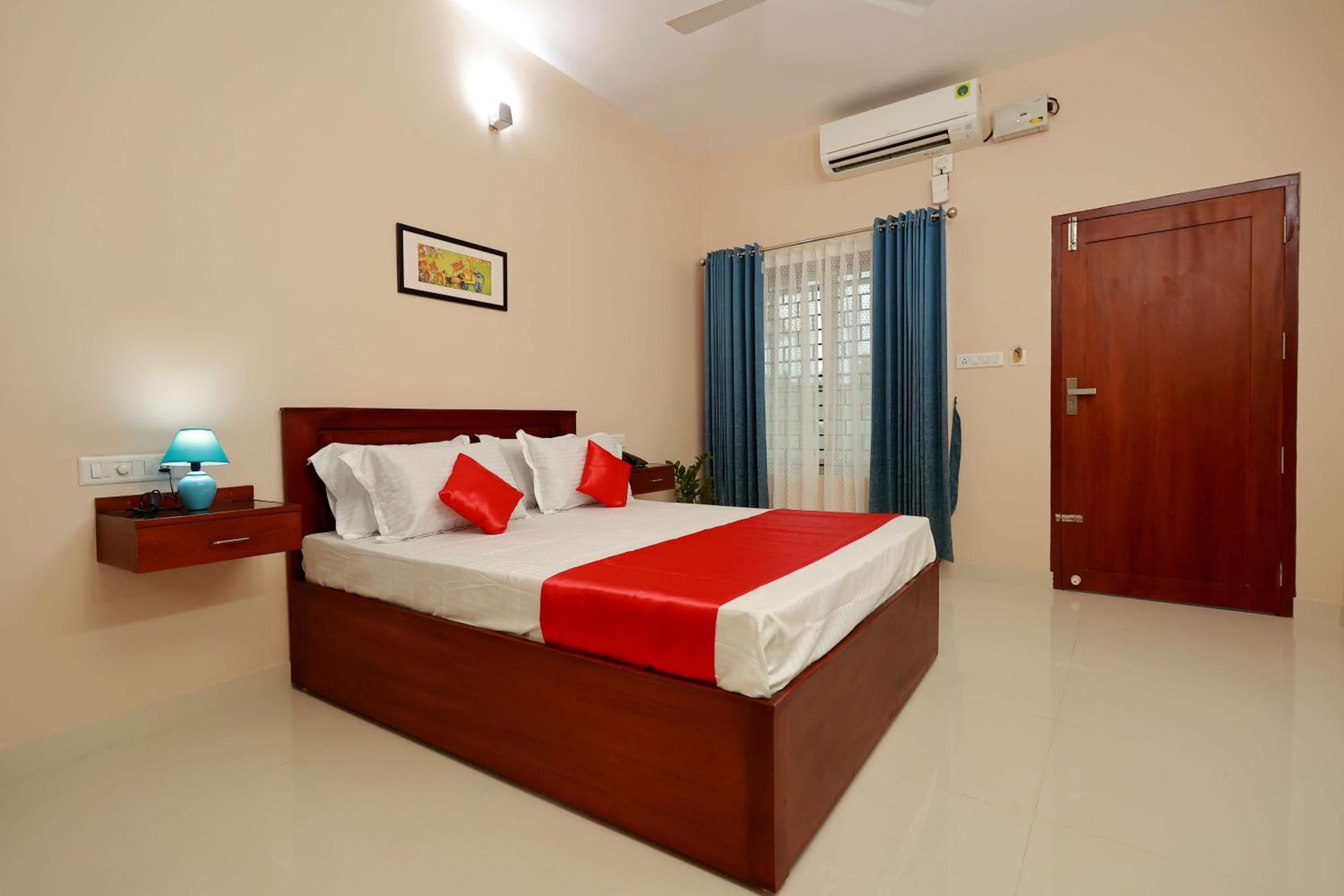 Deluxe Room - Photo 4