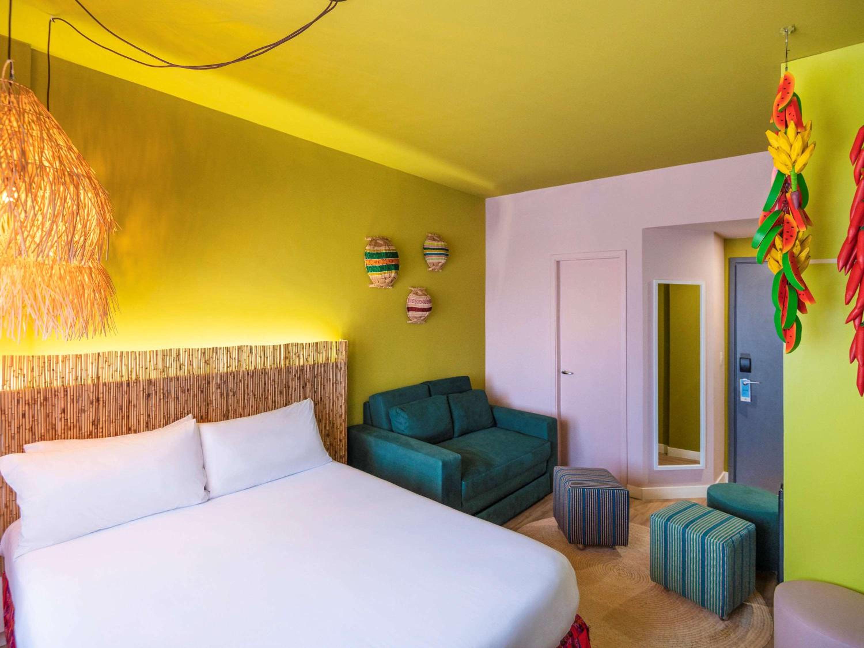Standard Double Room - Non-Smoking thumbnail 5