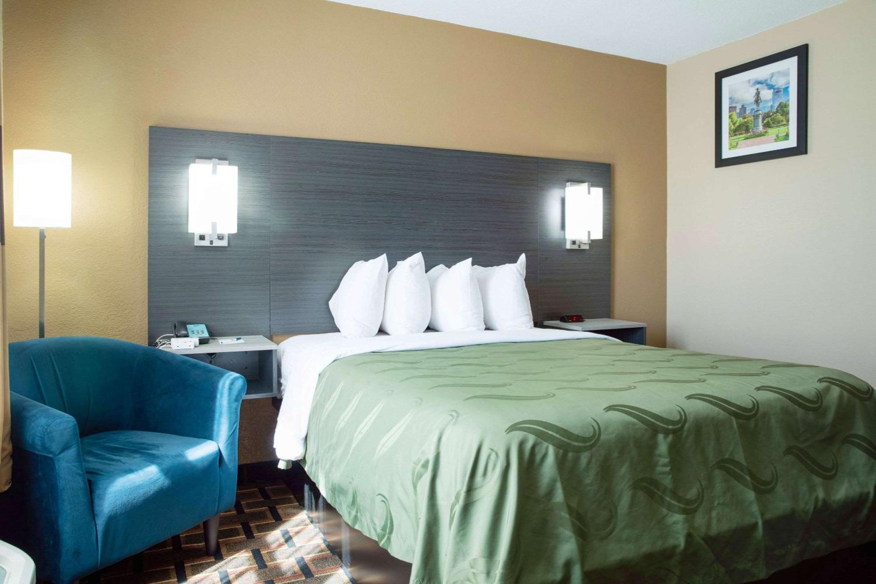 Queen Room - Accessible/Nonsmoking photo 1