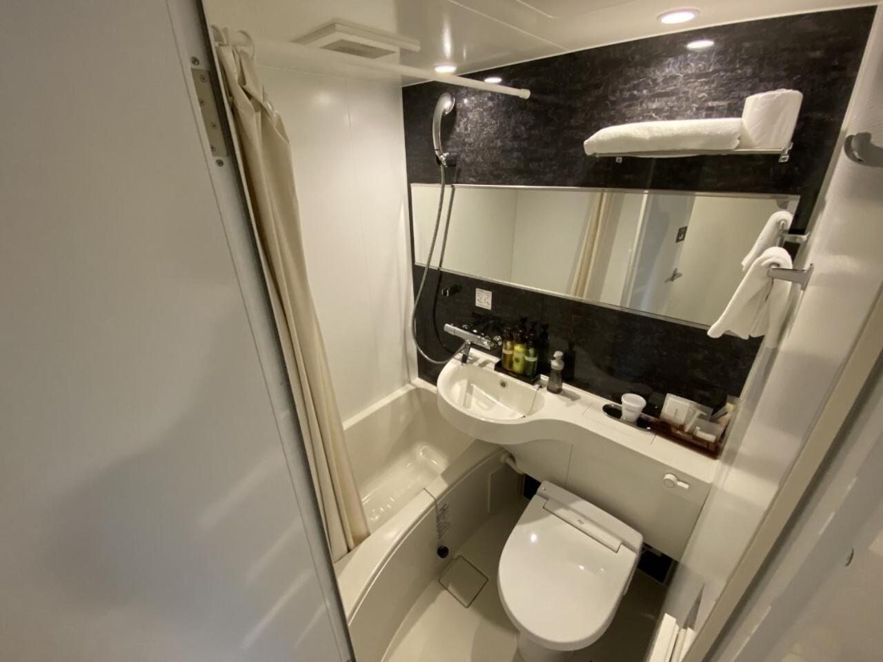 Double Room with Small Double Bed - Smoking - Photo 3