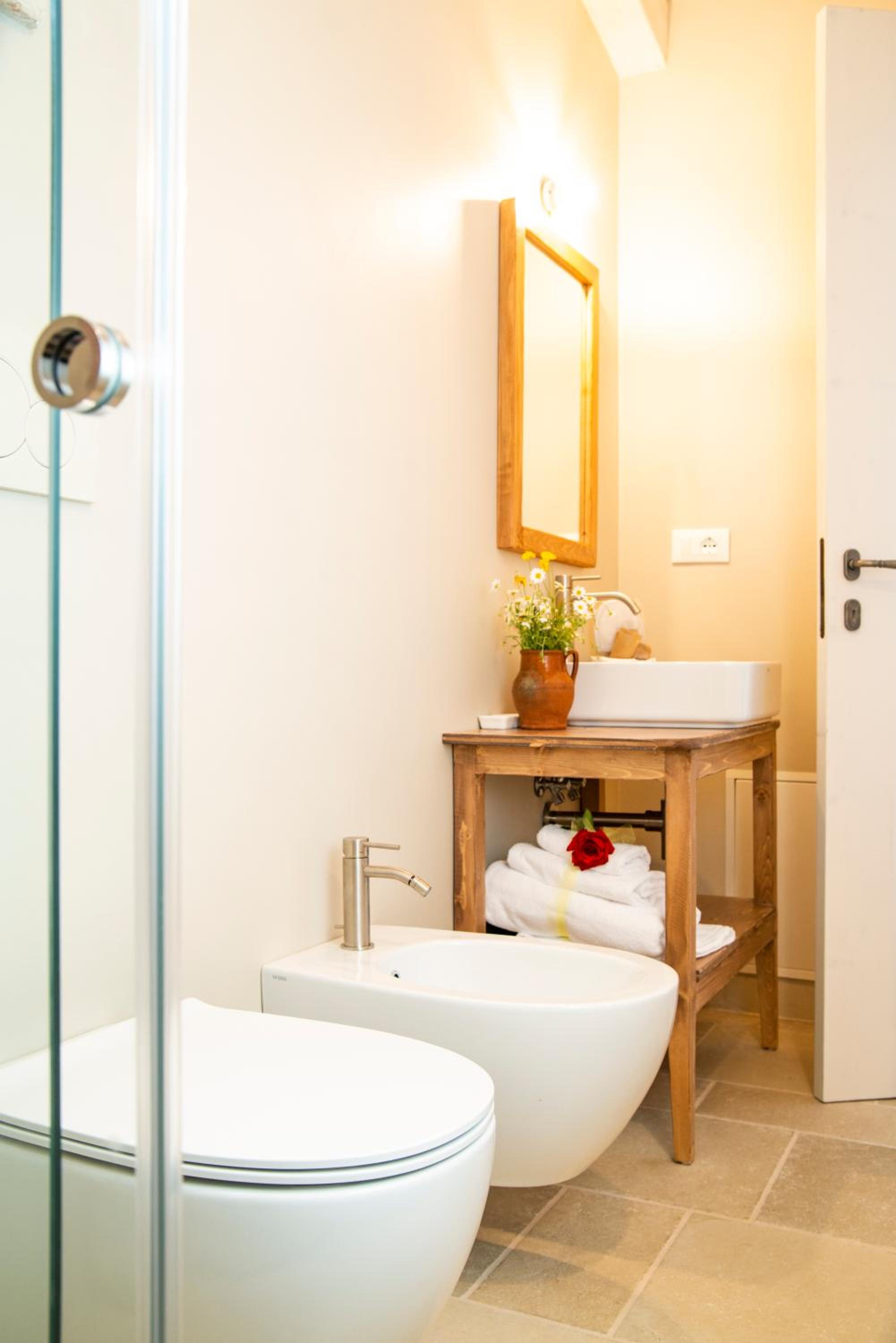 Deluxe Double Room with Balcony photo 3