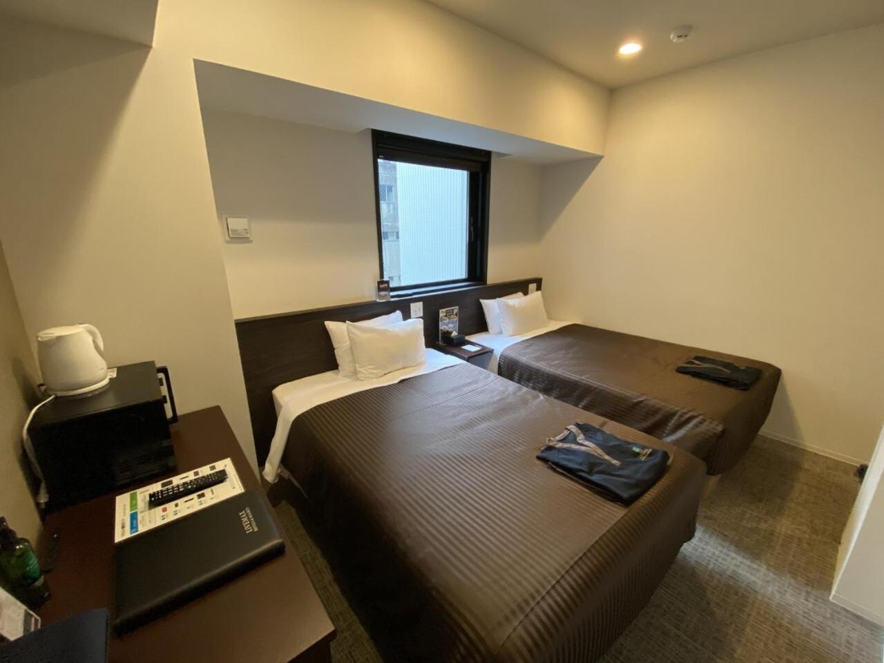 Twin Room - Smoking - Photo 3