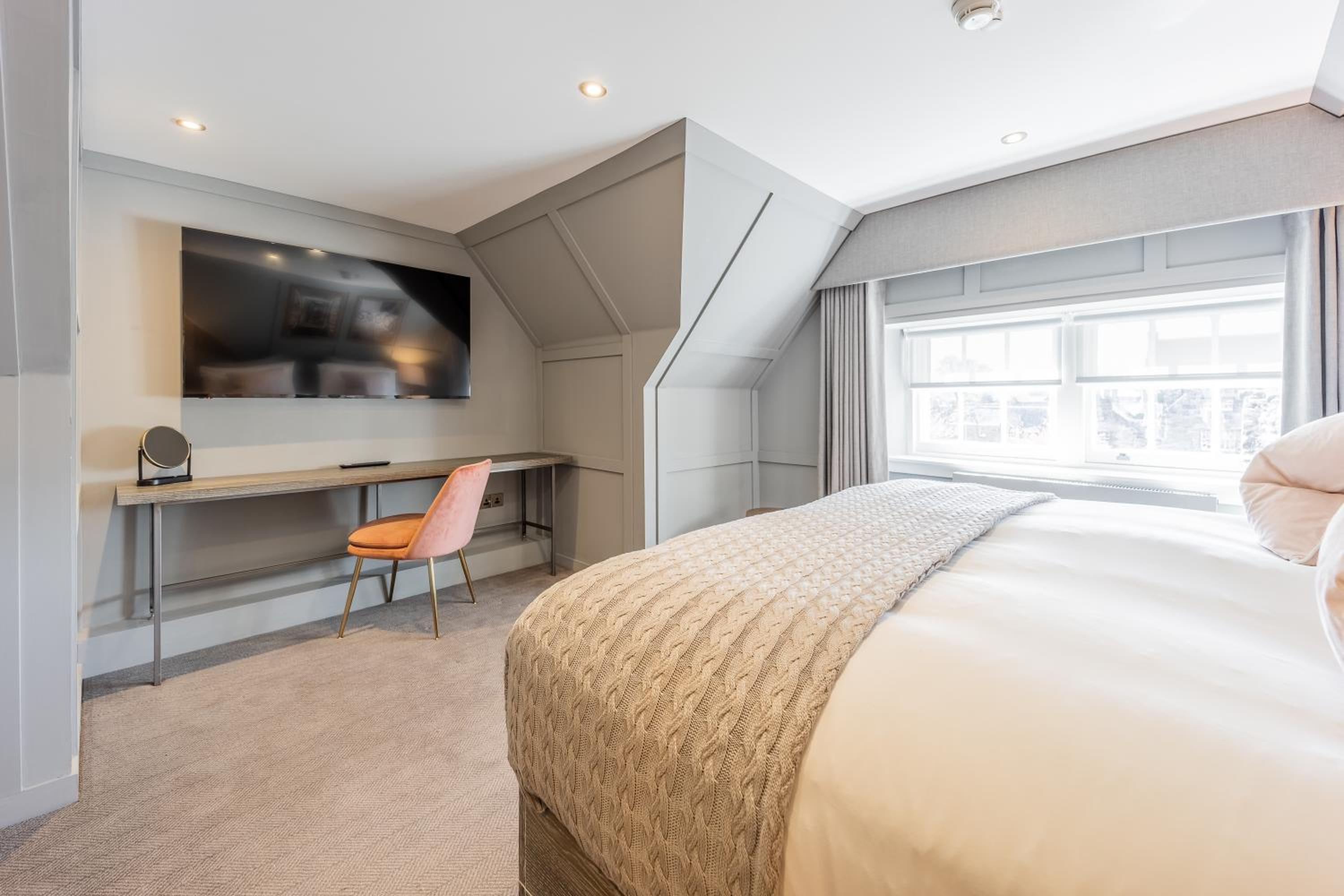 Classic 2 Bedroom Apartment - Photo 8