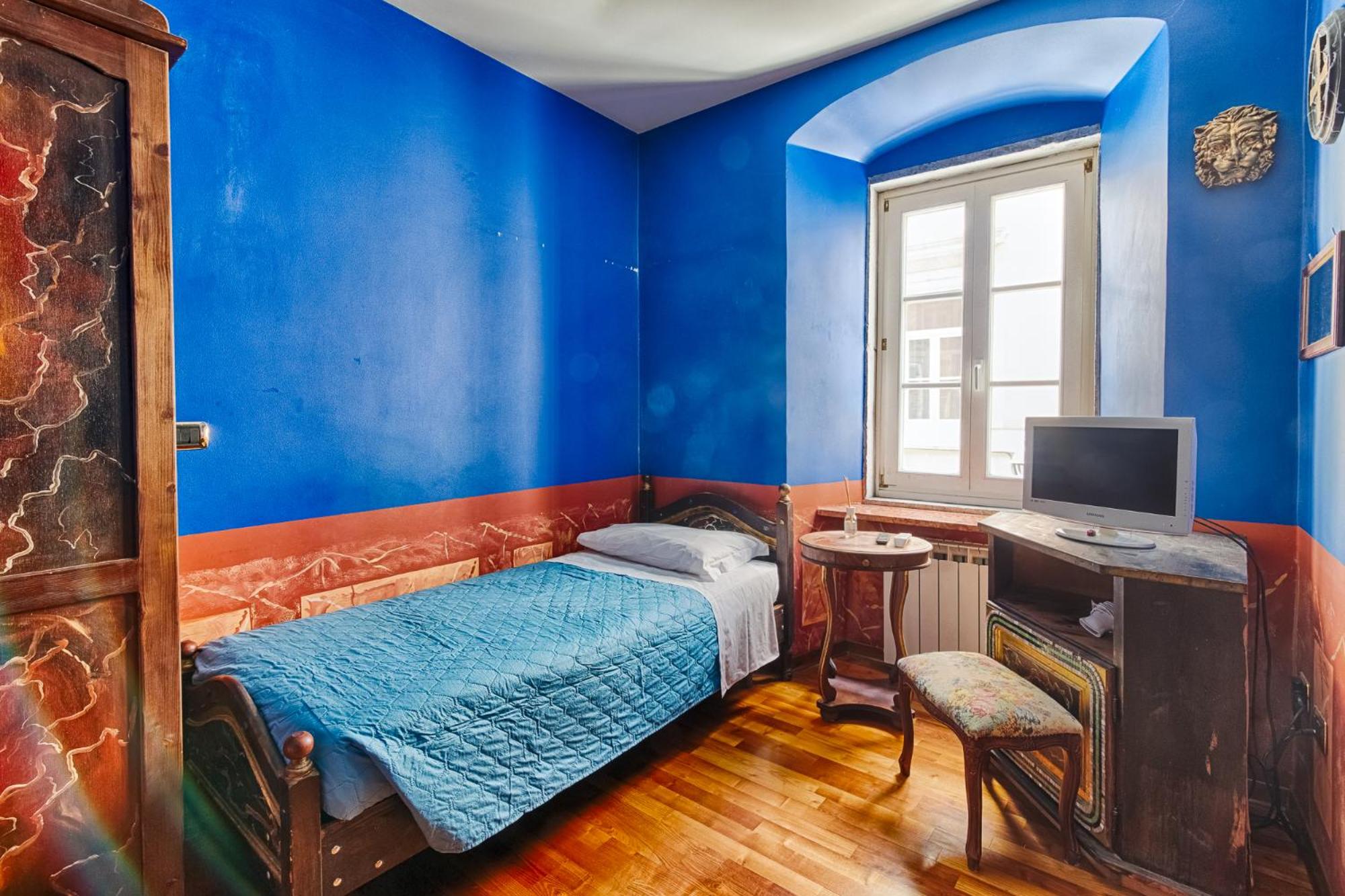 Single Room with External Bathroom