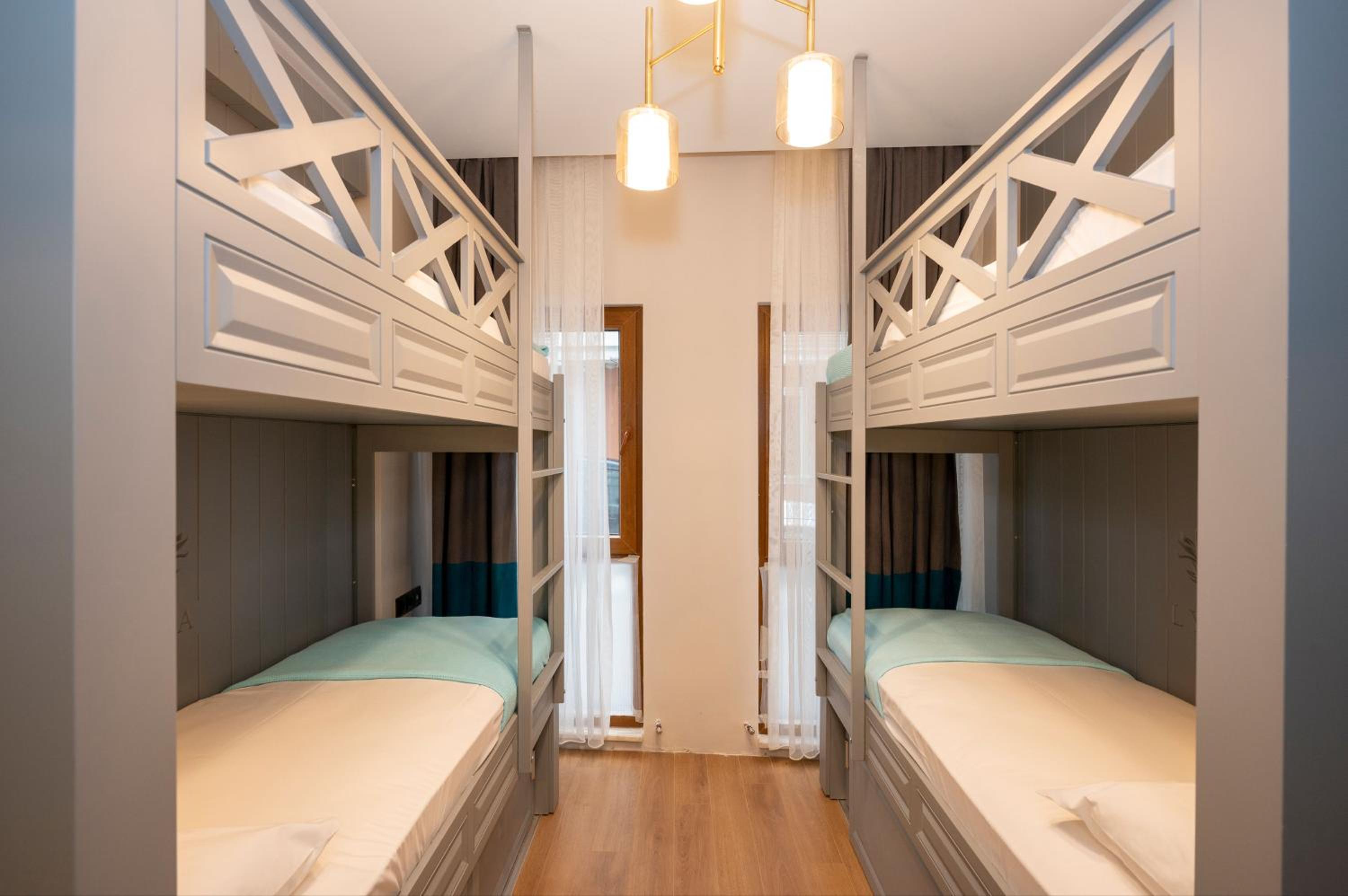 Economy Quadruple Room photo 2