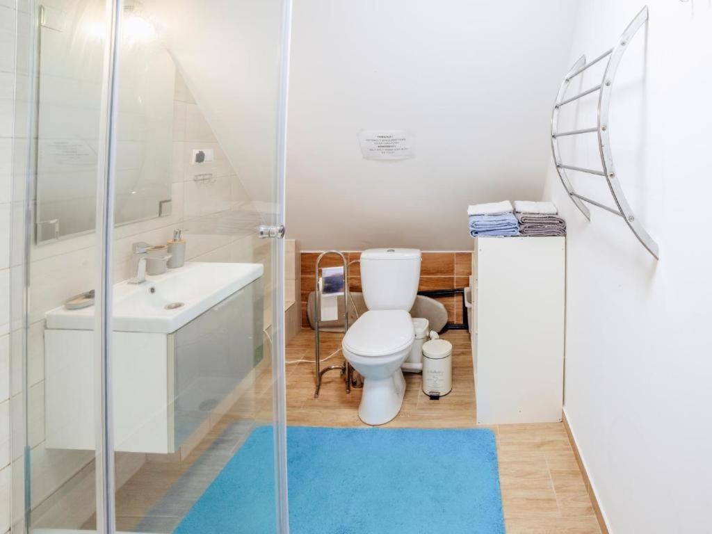 Studio Apartment - Photo 1