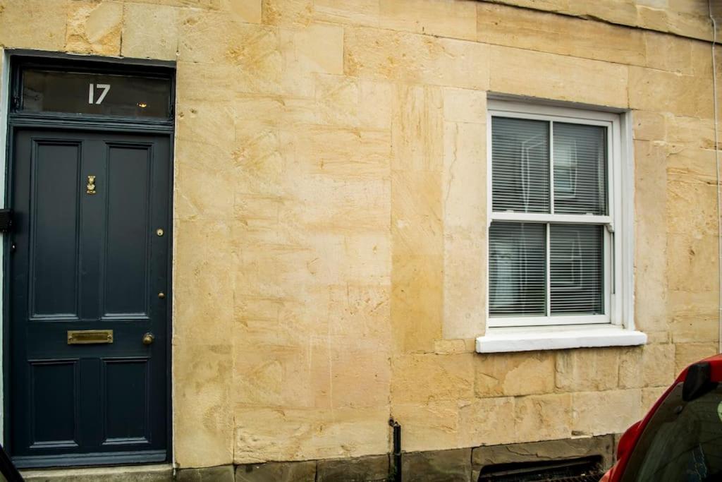 Three-Bedroom House - Photo 10