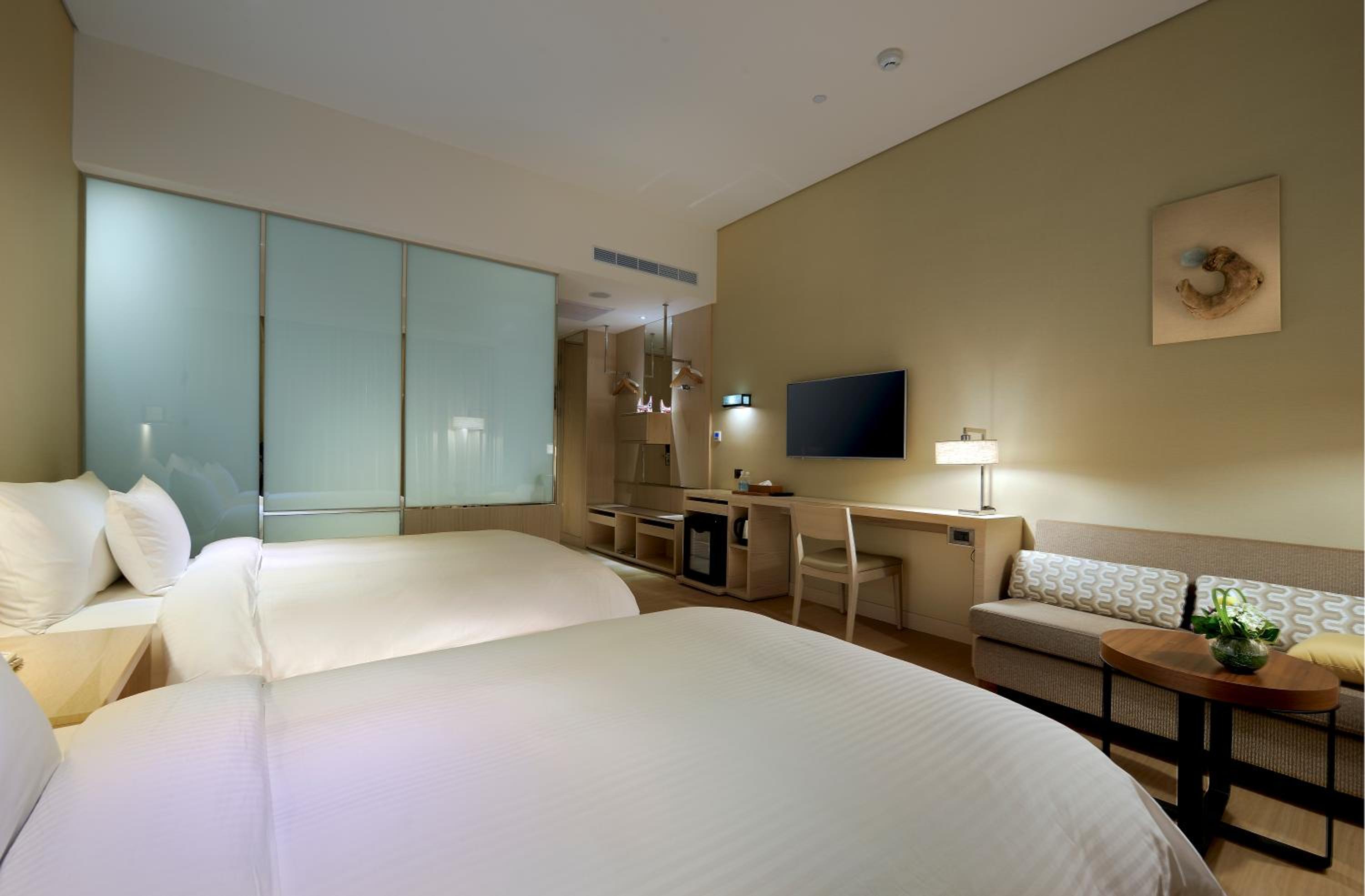 Standard Twin Room with Mountain View photo 2