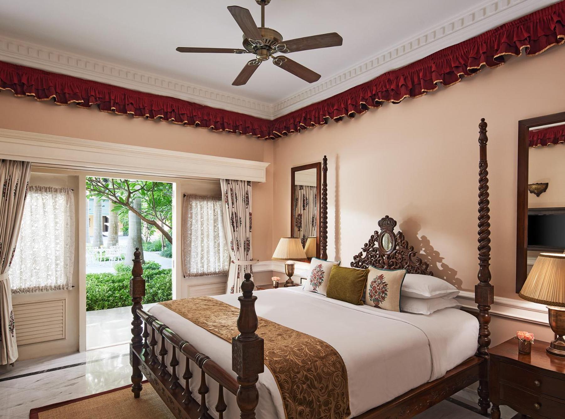 Superior Double Room with 15% discount on Food and Beverage (Excluding in room dining)