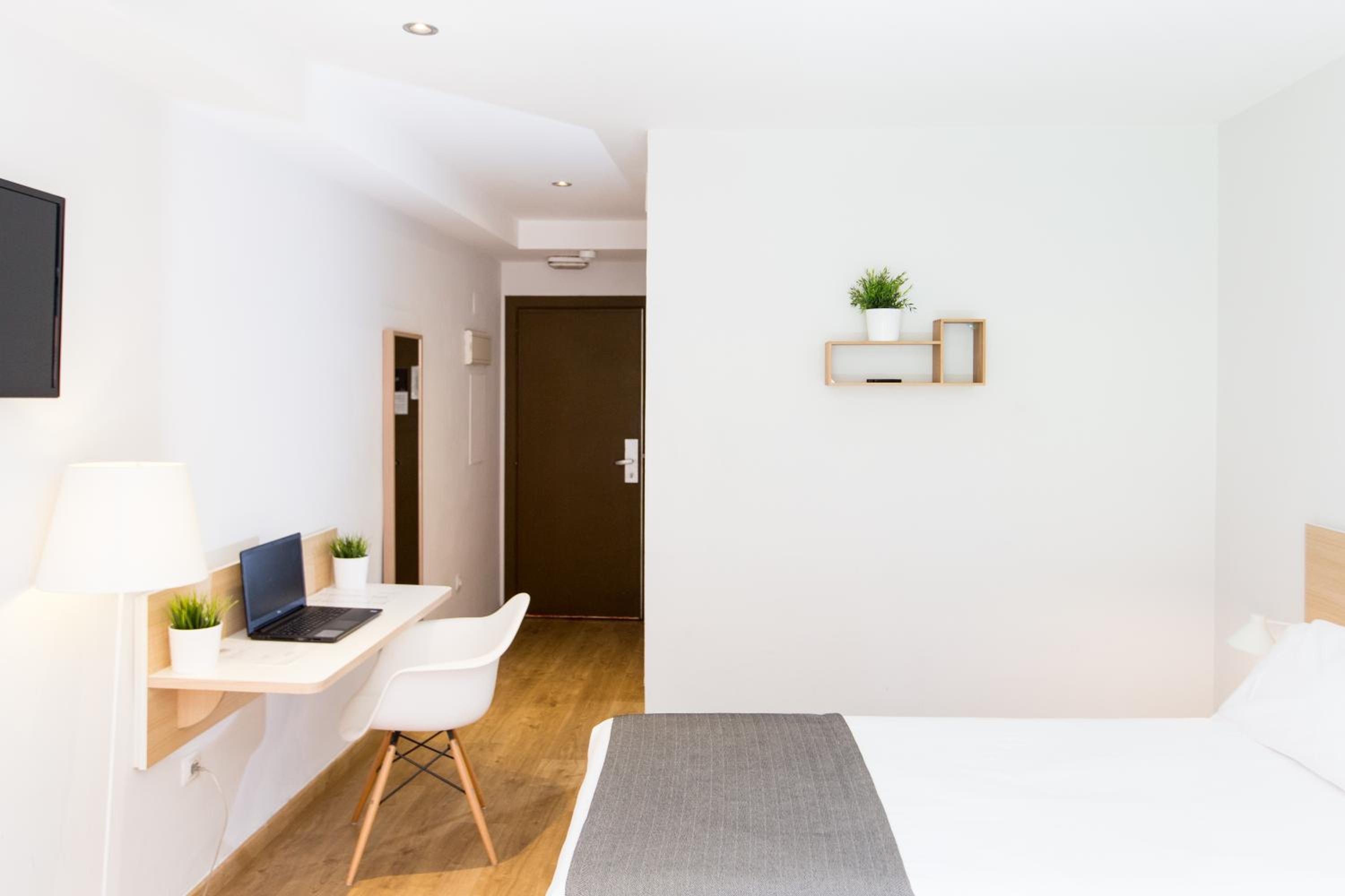 Double Room - Photo 6