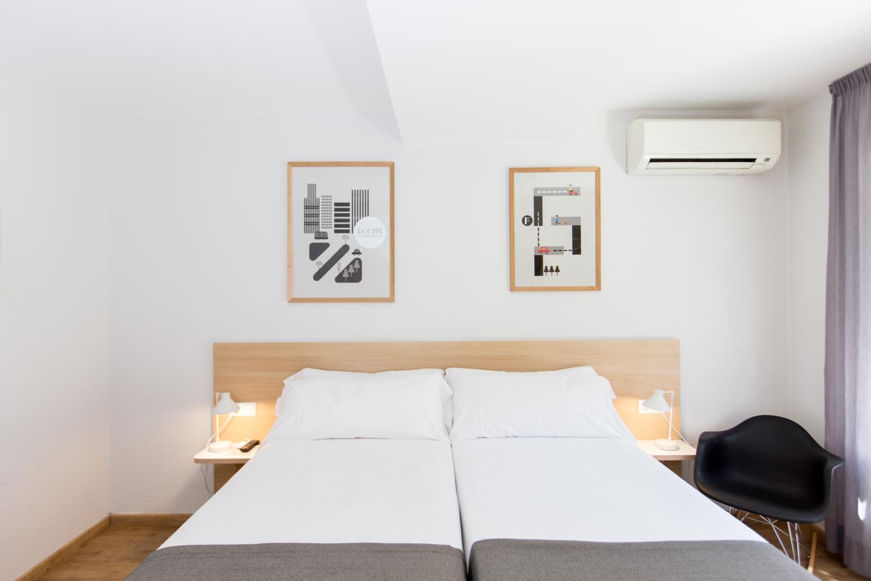 Double Room - Photo 7