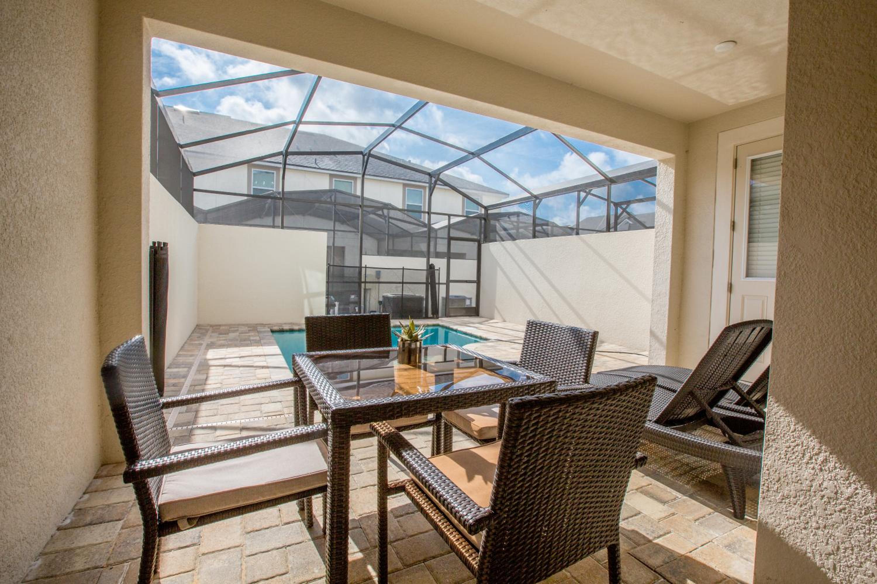 Four-Bedroom House - Photo 37