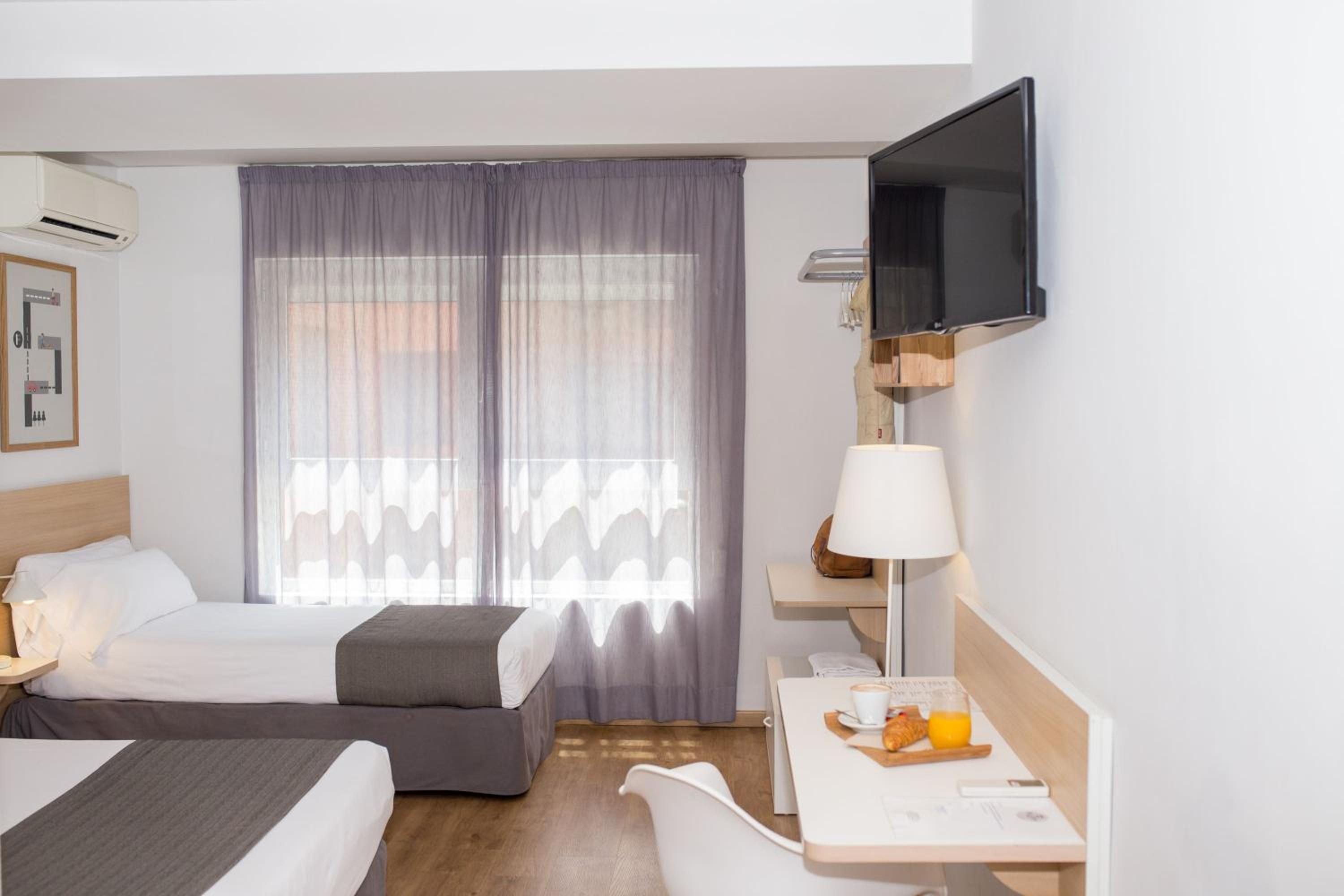 Triple Room with Balcony photo 2