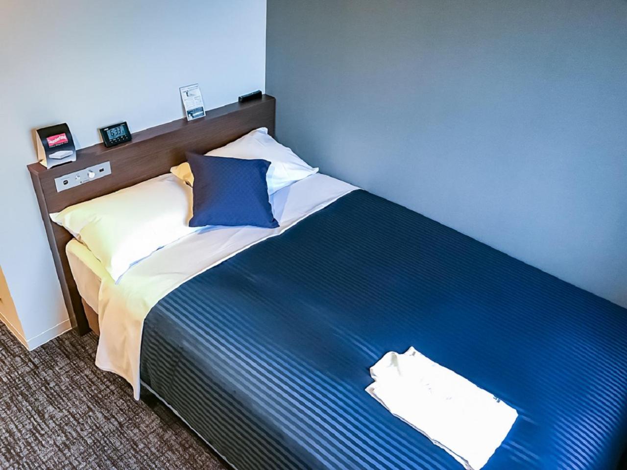 Double Room with Small Double Bed - Non-Smoking - Photo 4