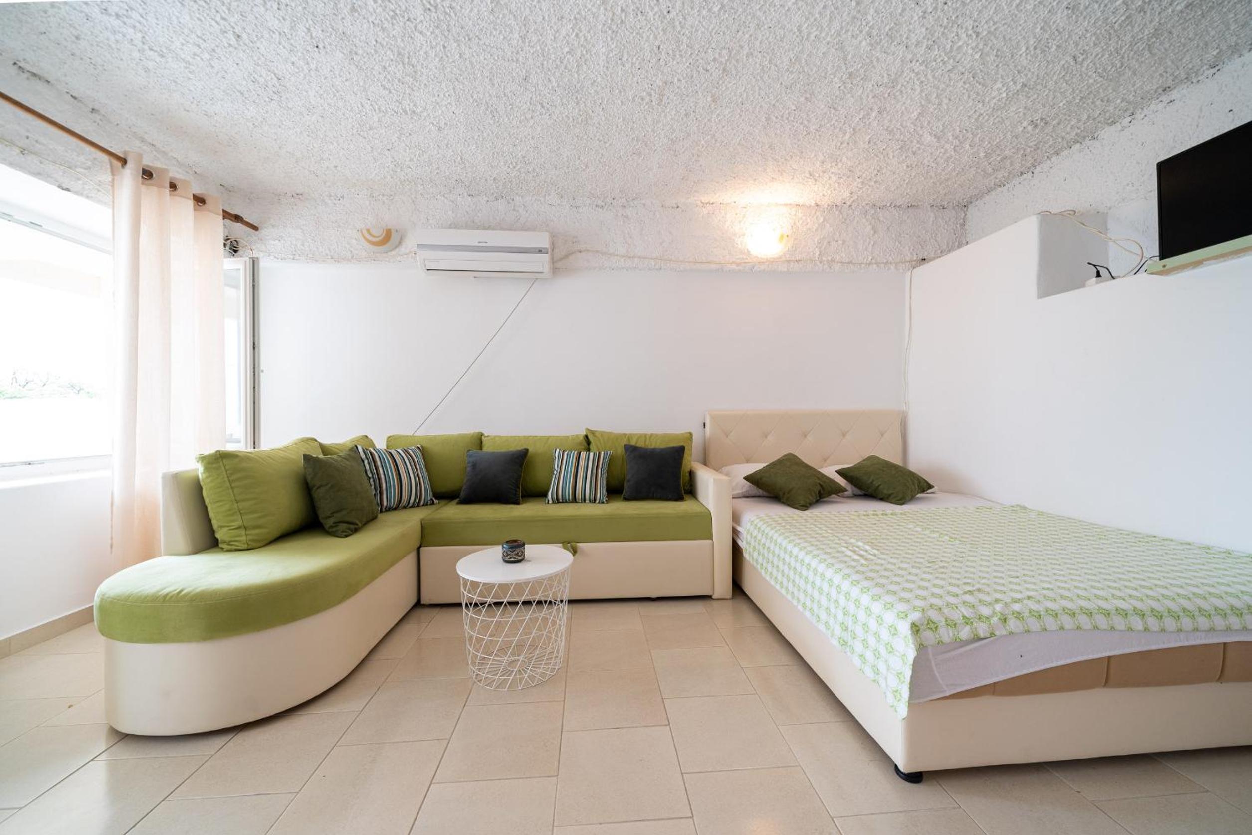 Family Studio with Terrace