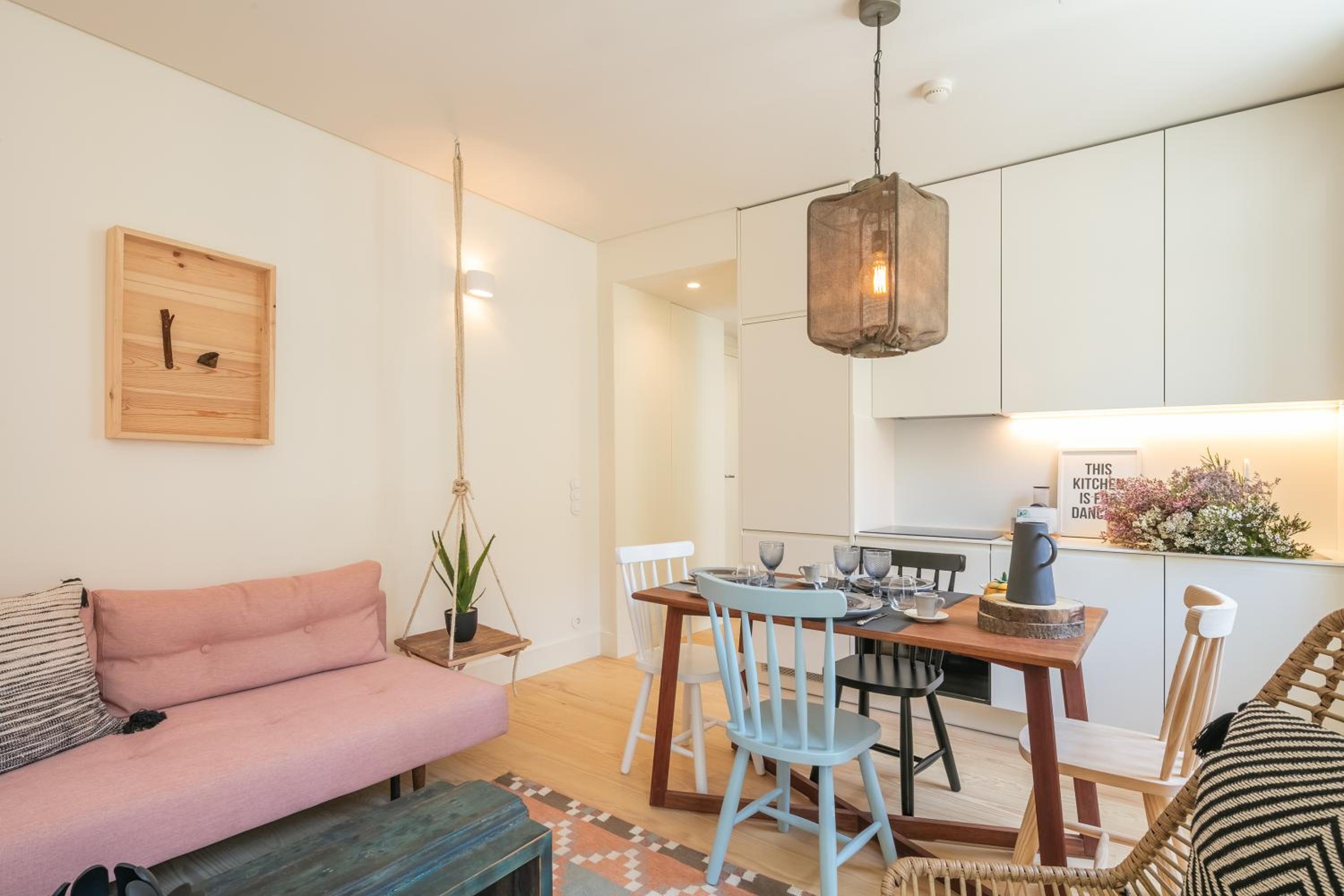 Superior One-Bedroom Apartment - Photo 12