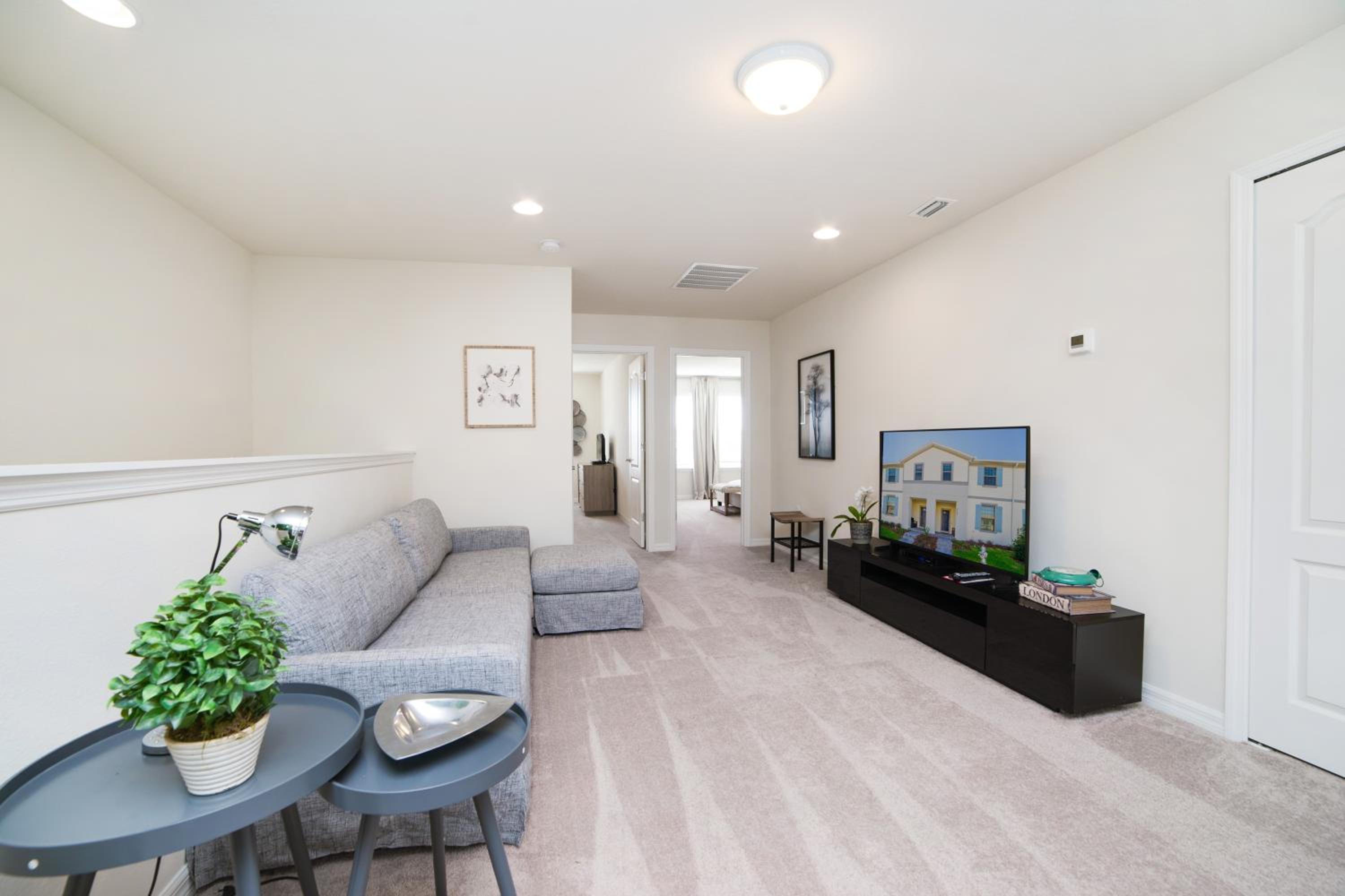 Five-Bedroom House - Photo 14