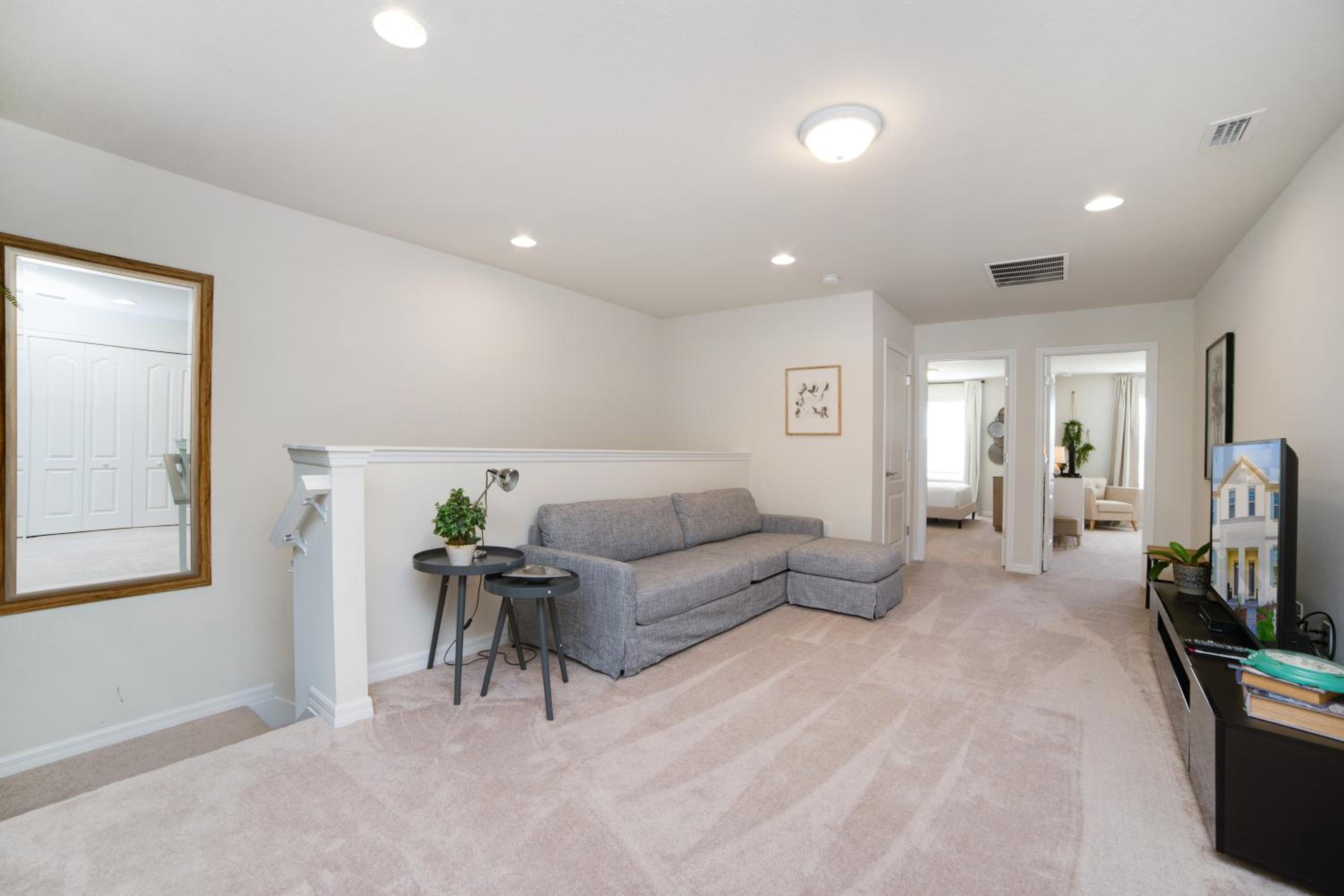 Five-Bedroom House - Photo 15