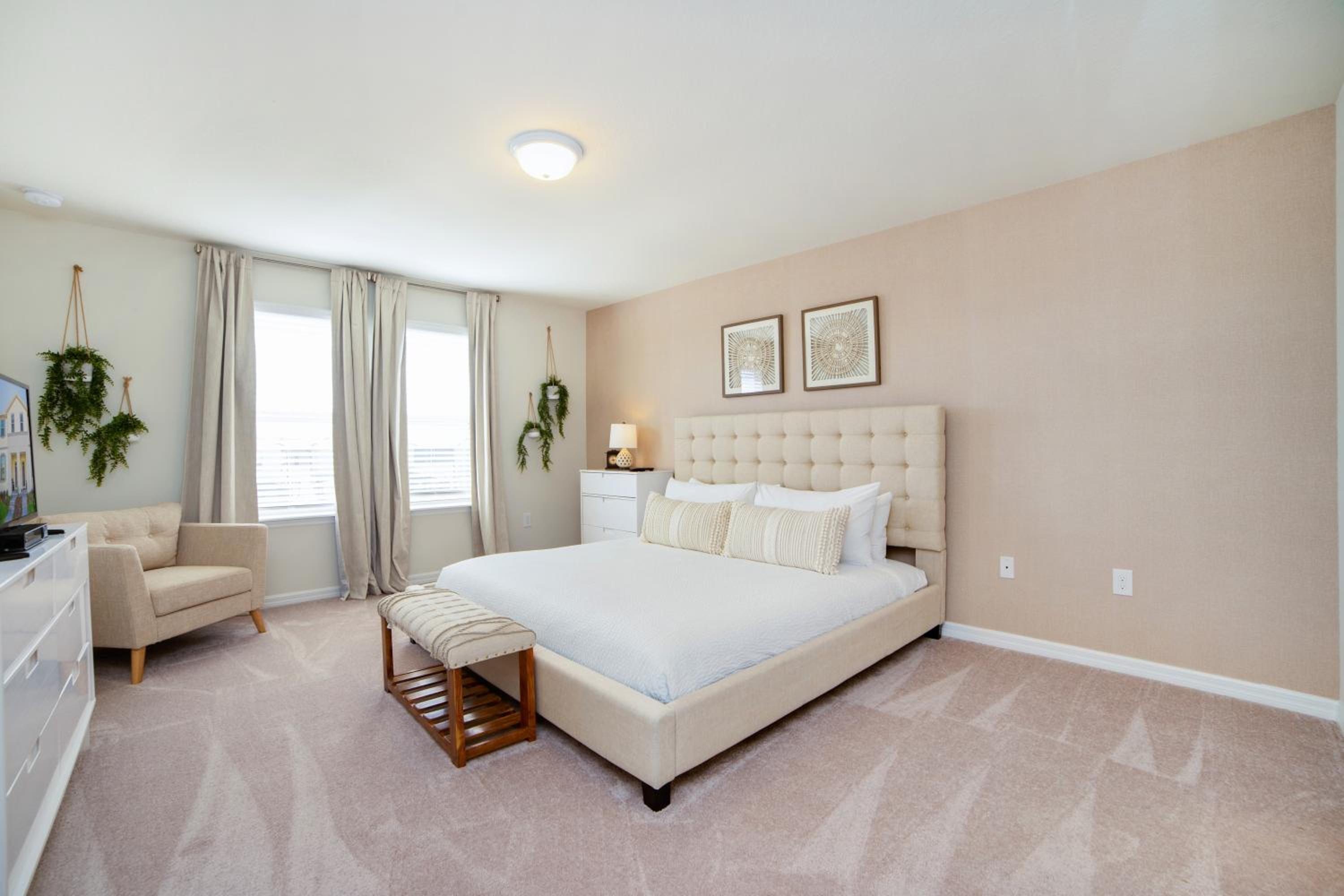 Five-Bedroom House - Photo 17