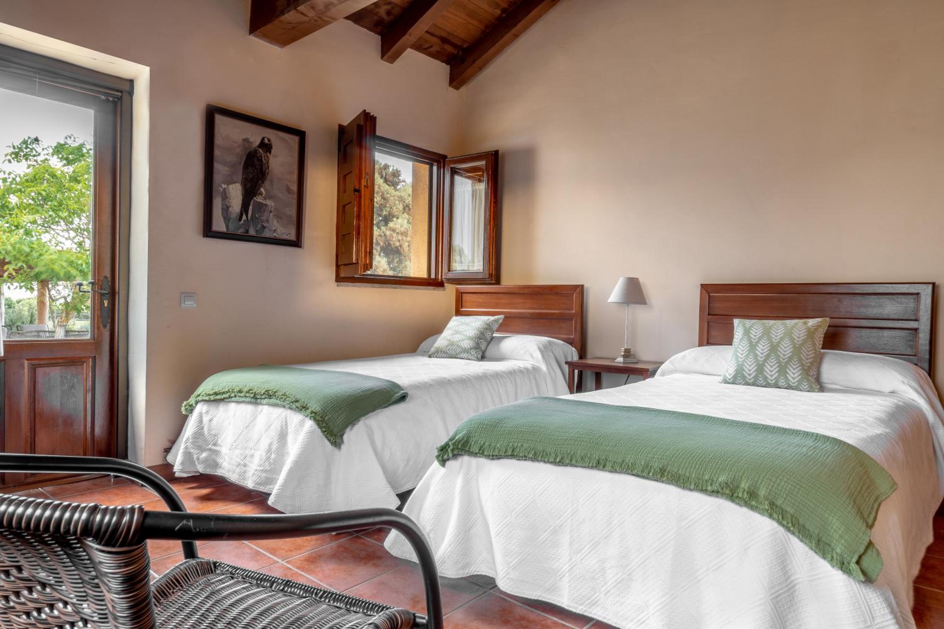 Standard Twin Room with Garden View photo 3