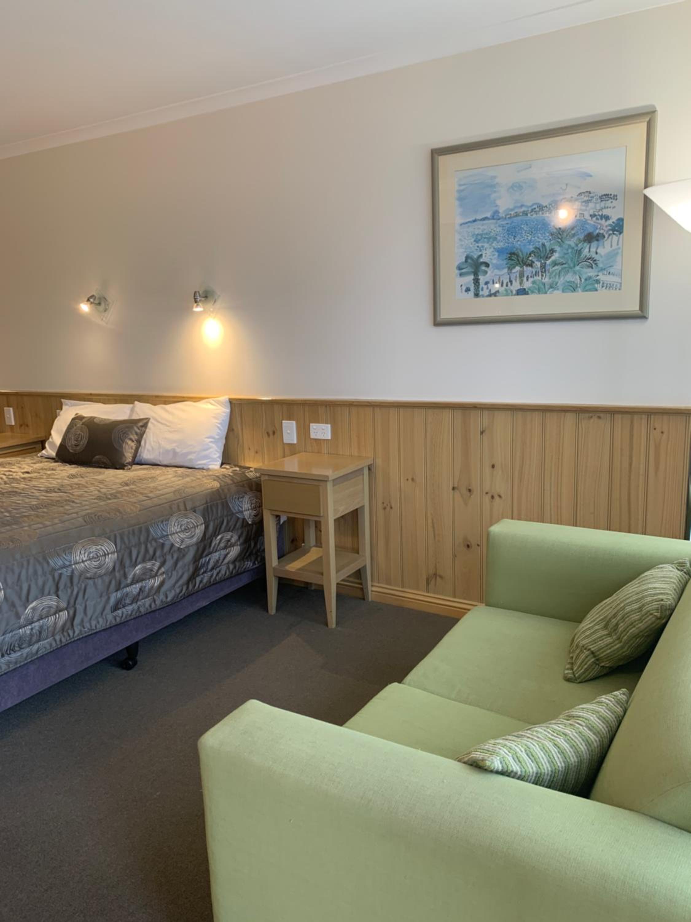 Deluxe King Room photo 3