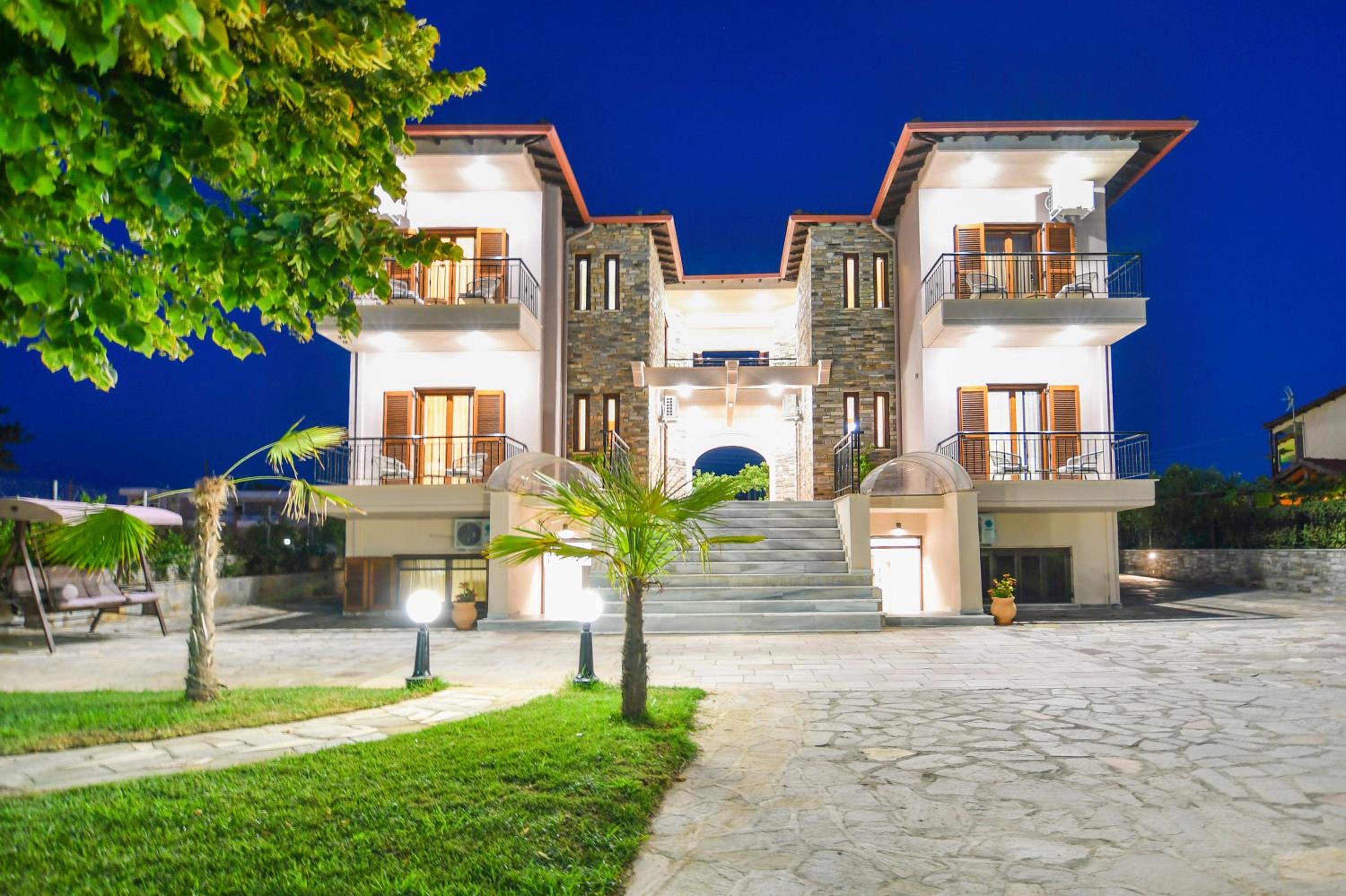 Villa photo 1