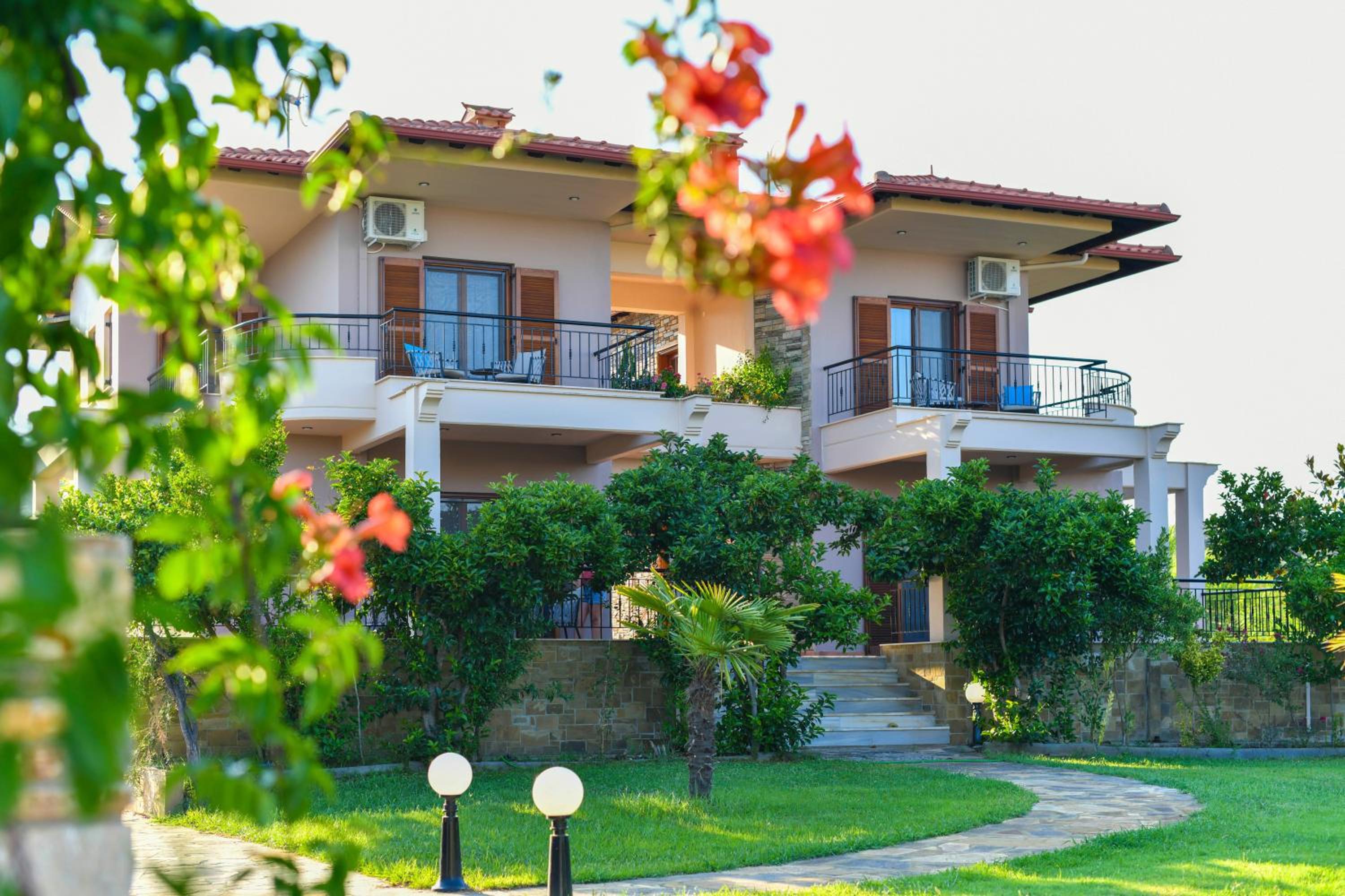 Villa photo 2